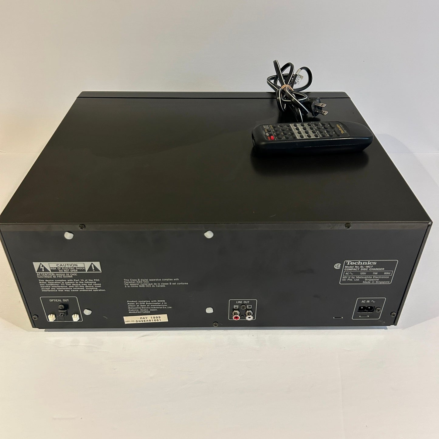 Vintage Technics 110+1 CD Changer with Remote - SL-MC7