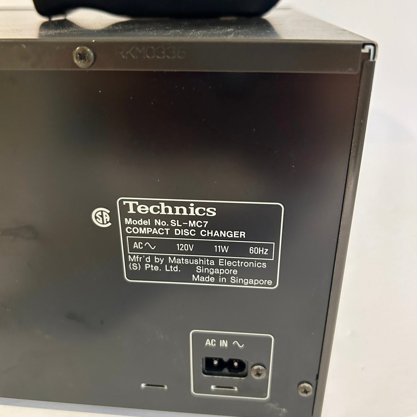 Vintage Technics 110+1 CD Changer with Remote - SL-MC7