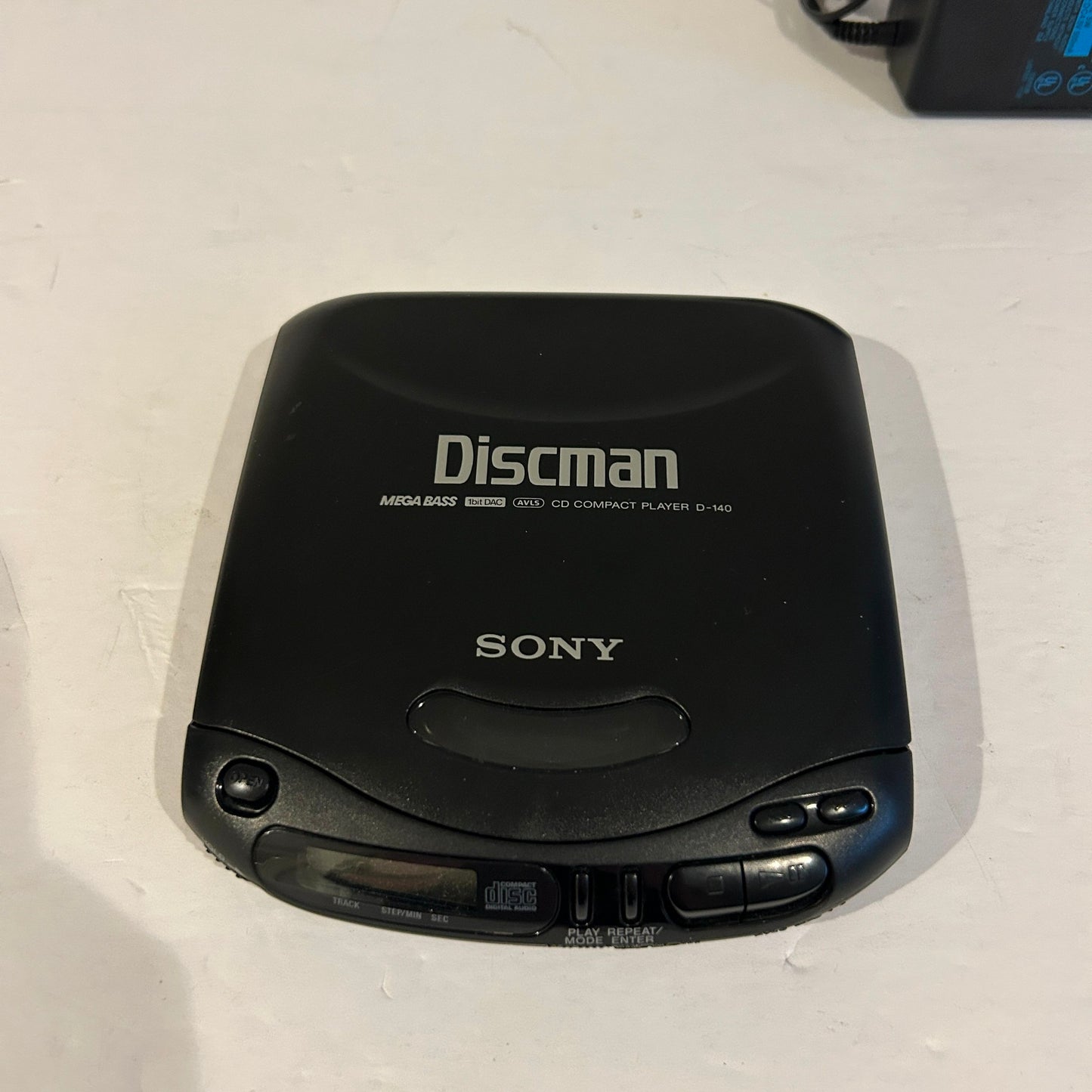 Vintage Sony Mega Bass CD Player Discman - D-140