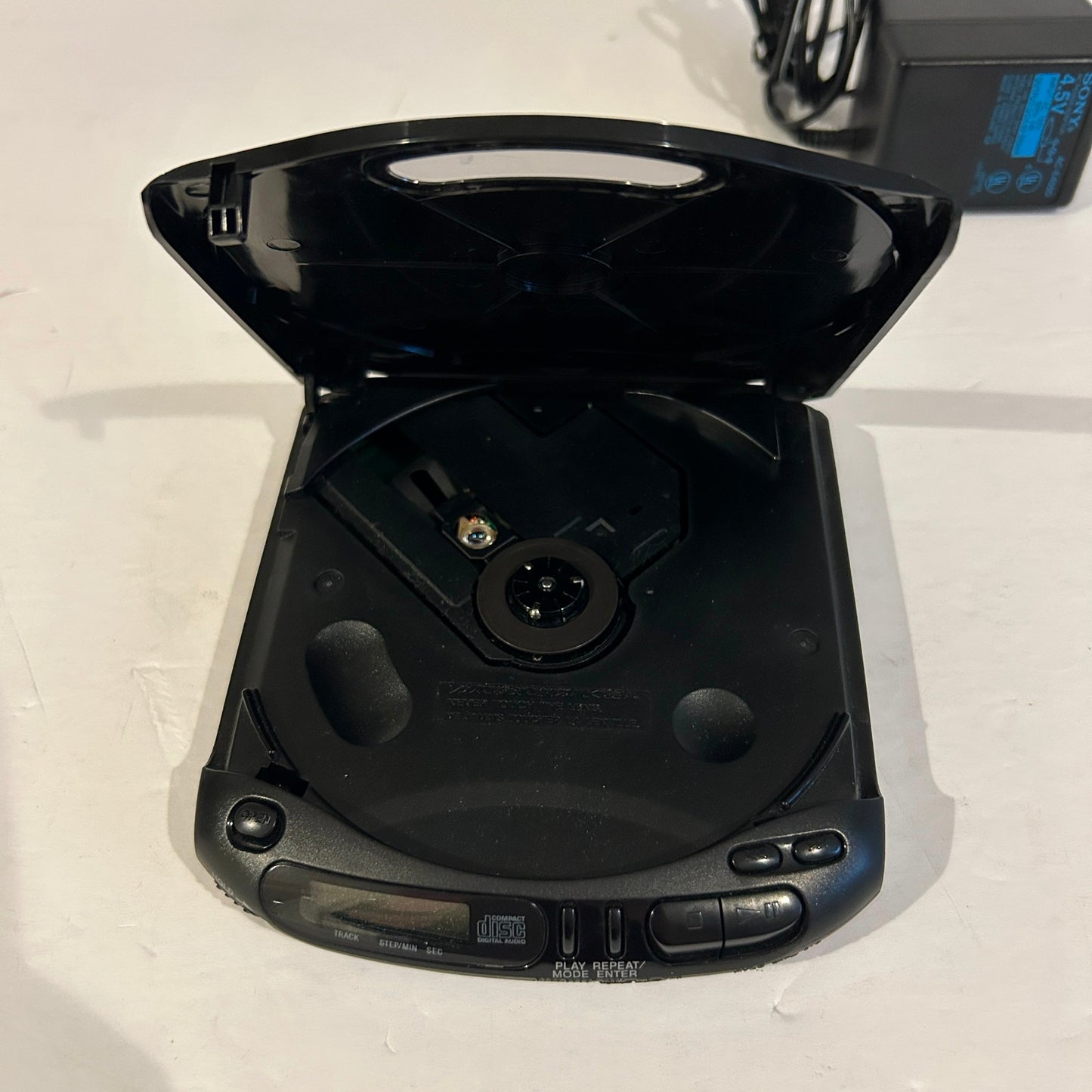 Vintage Sony Mega Bass CD Player Discman - D-140