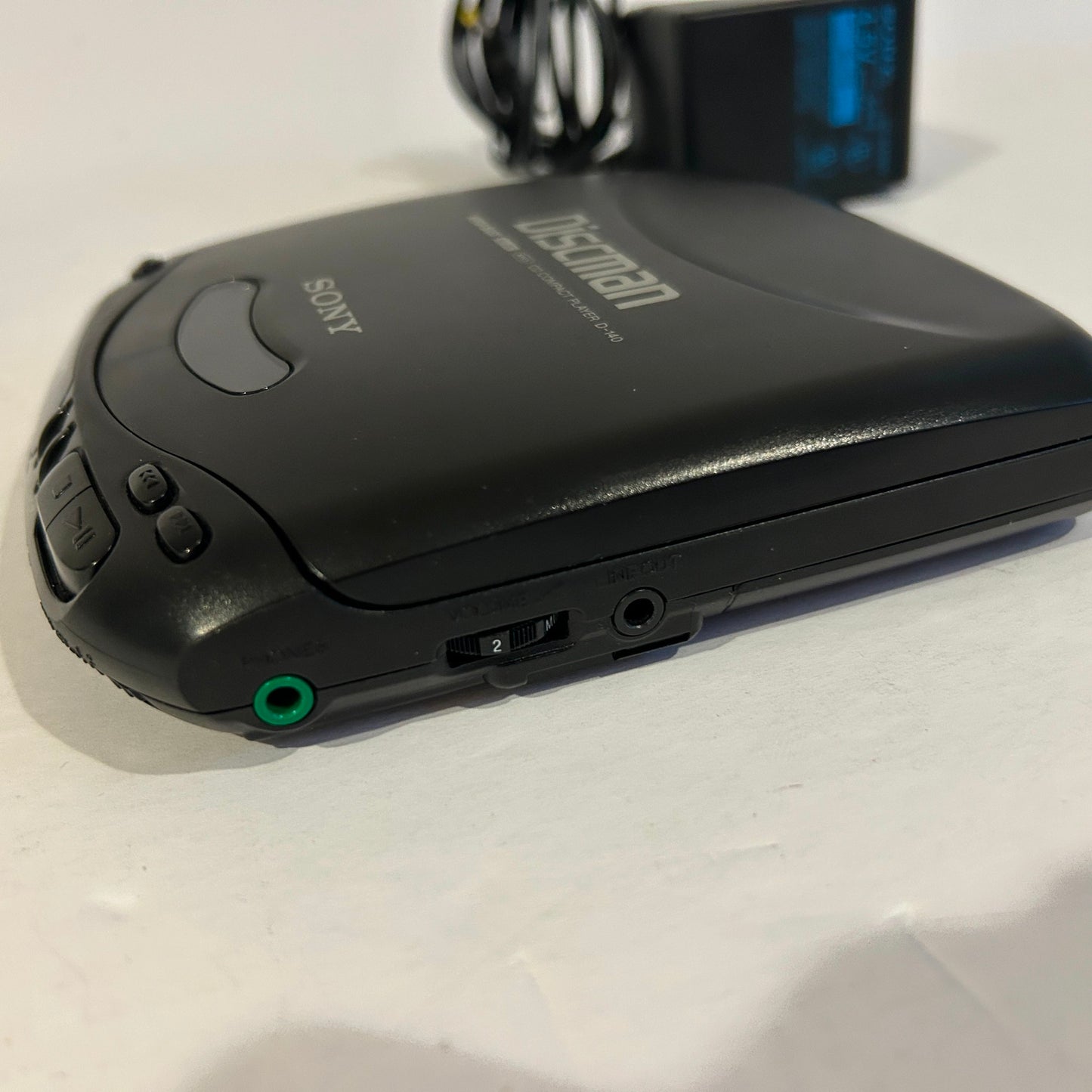 Vintage Sony Mega Bass CD Player Discman - D-140