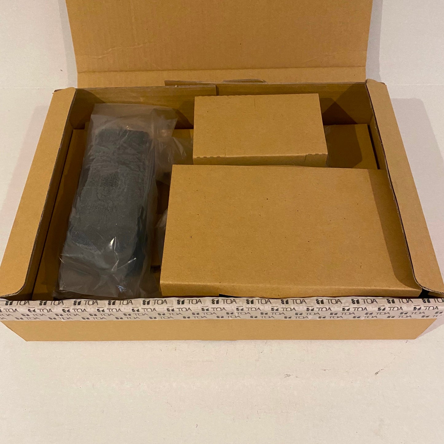 TOA UHF Headset Microphone & Wireless Transmitter - WM-5320A