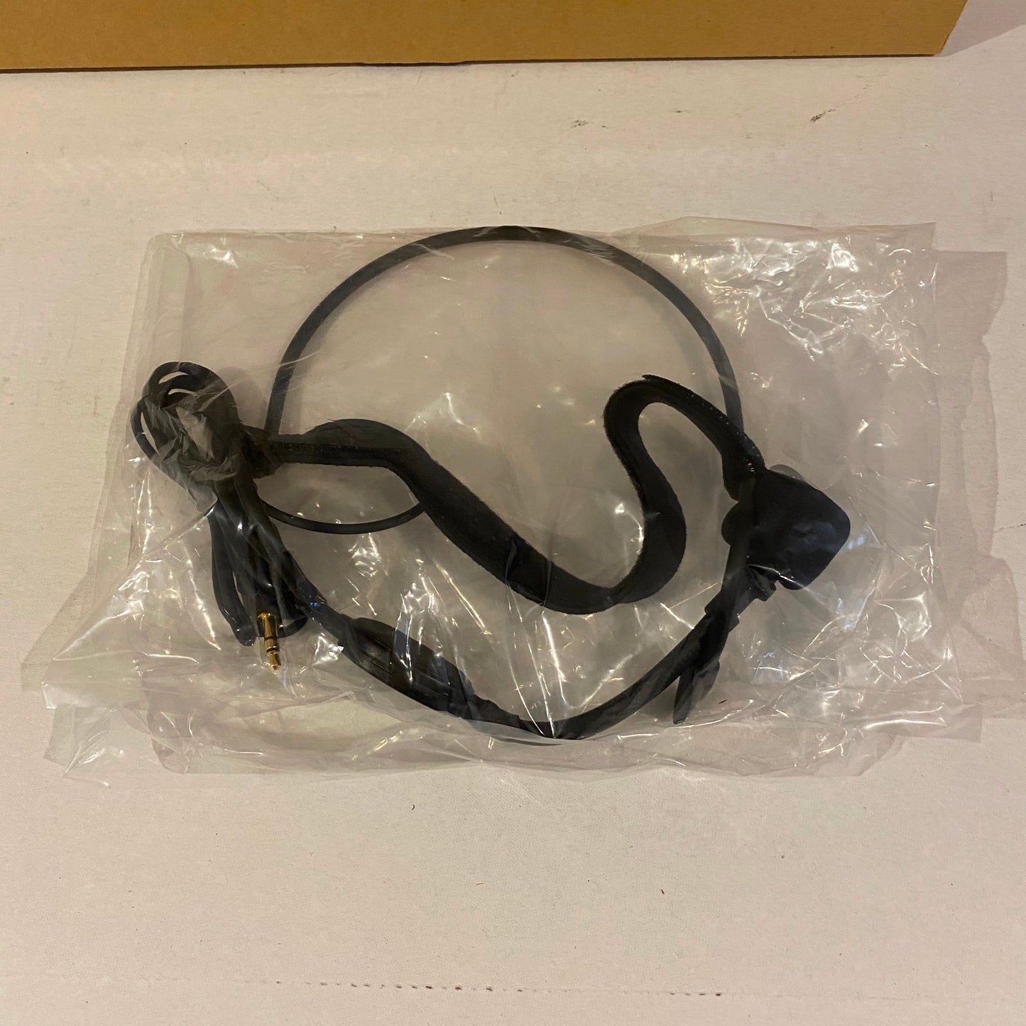 TOA UHF Headset Microphone & Wireless Transmitter - WM-5320A