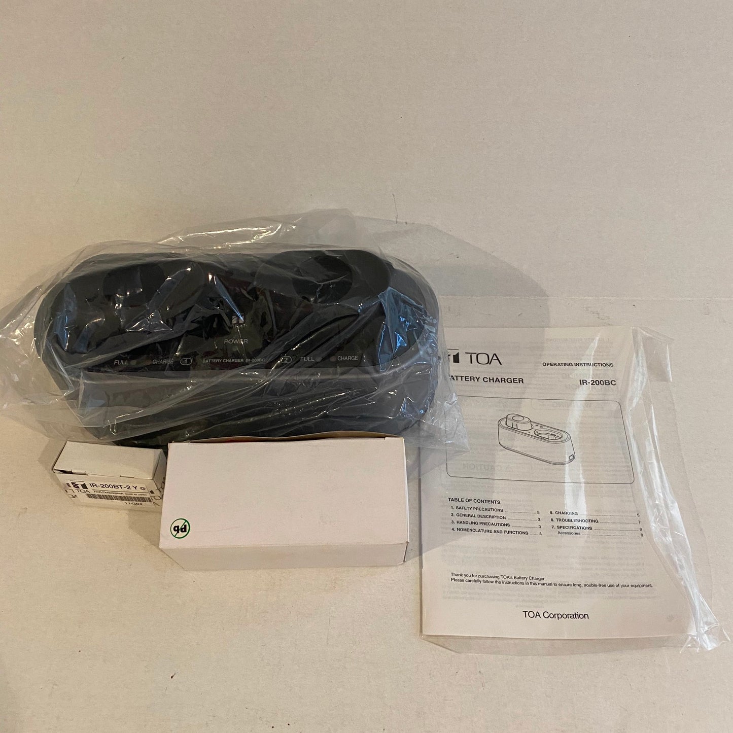 TOA Battery Charger for R-200M, IR-300M Infrared Wireless Microphones- IR-200BC