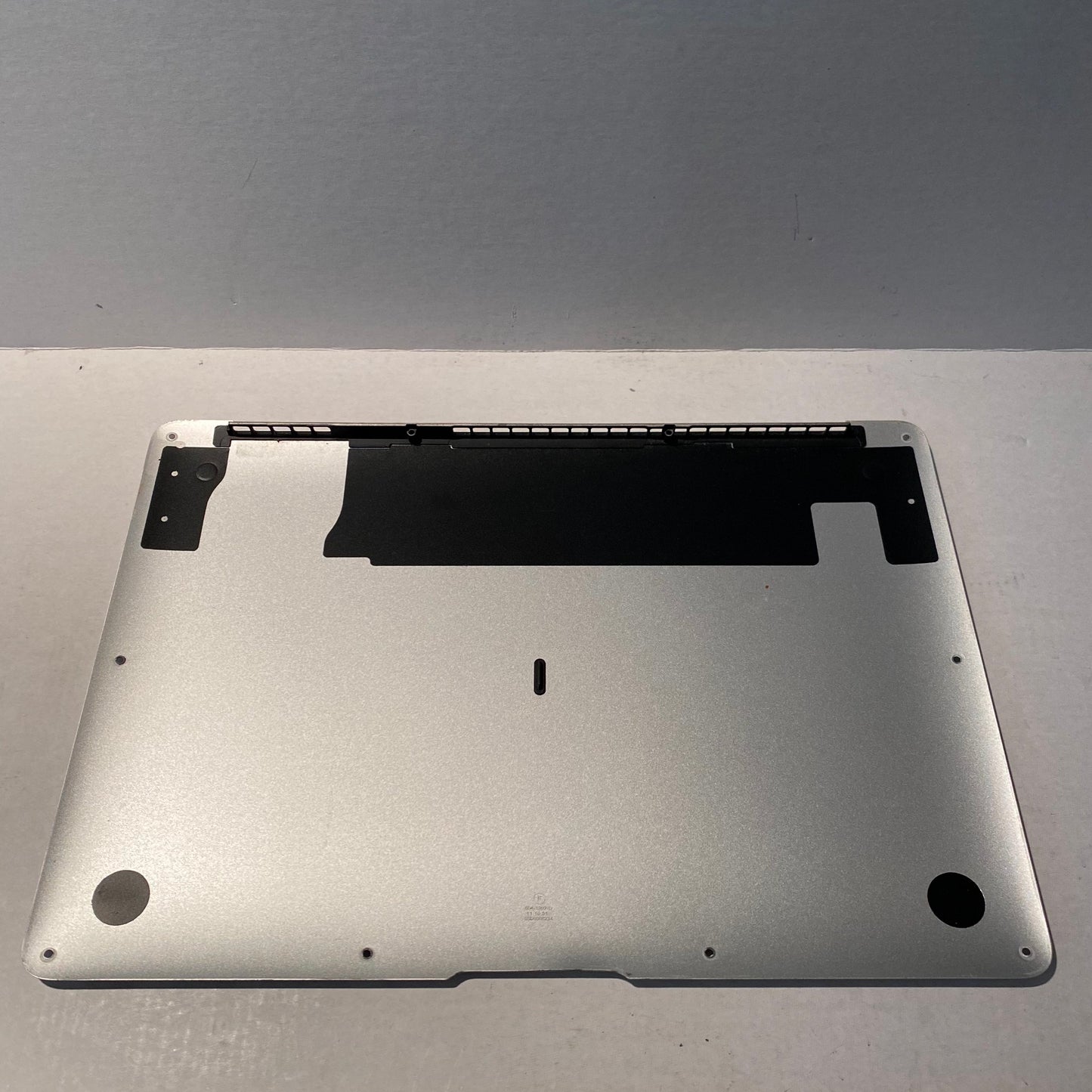 13" Apple MacBook Air (Mid-2011) Bottom Plate