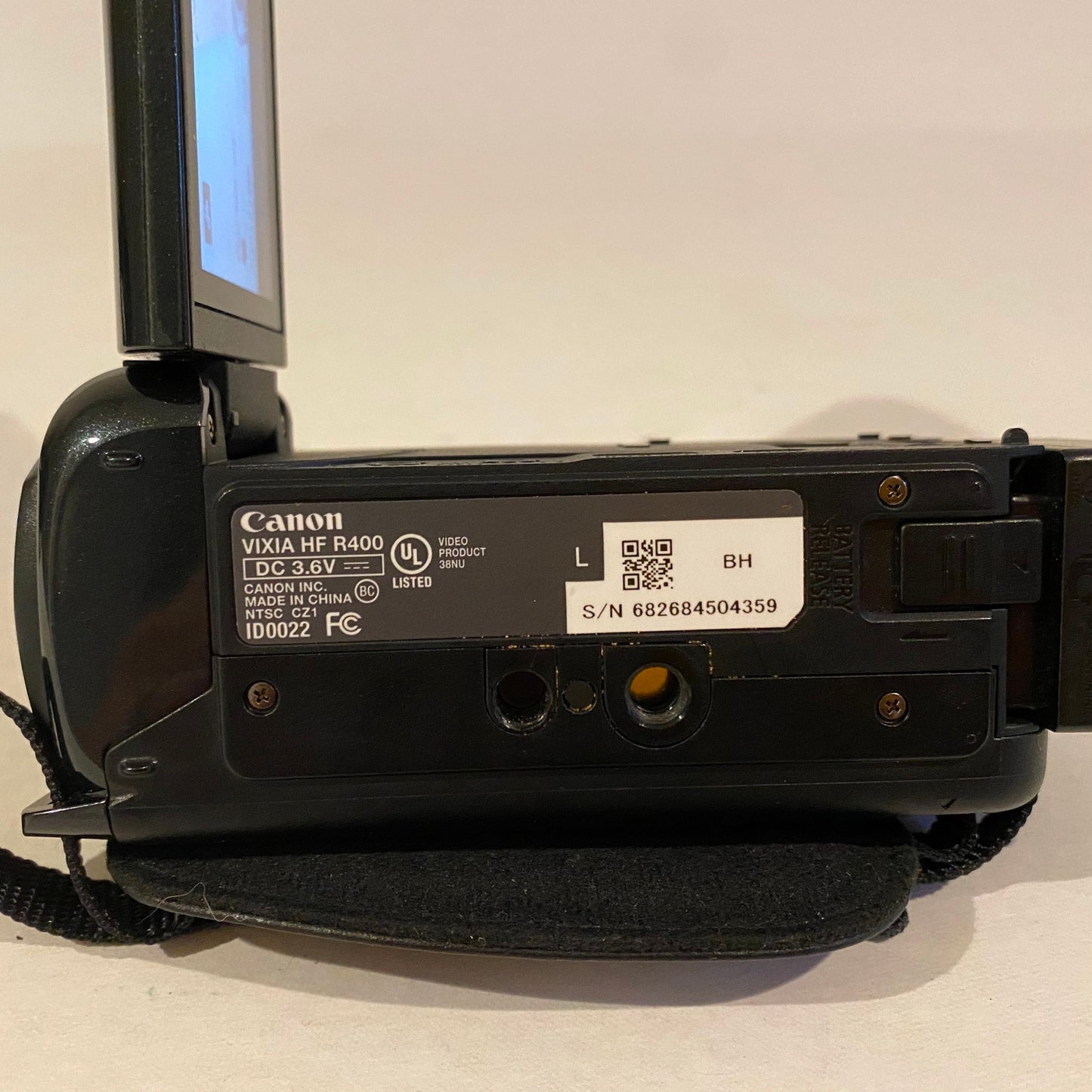 Canon Vixia HD Flash Memory Camcorder - HF R400