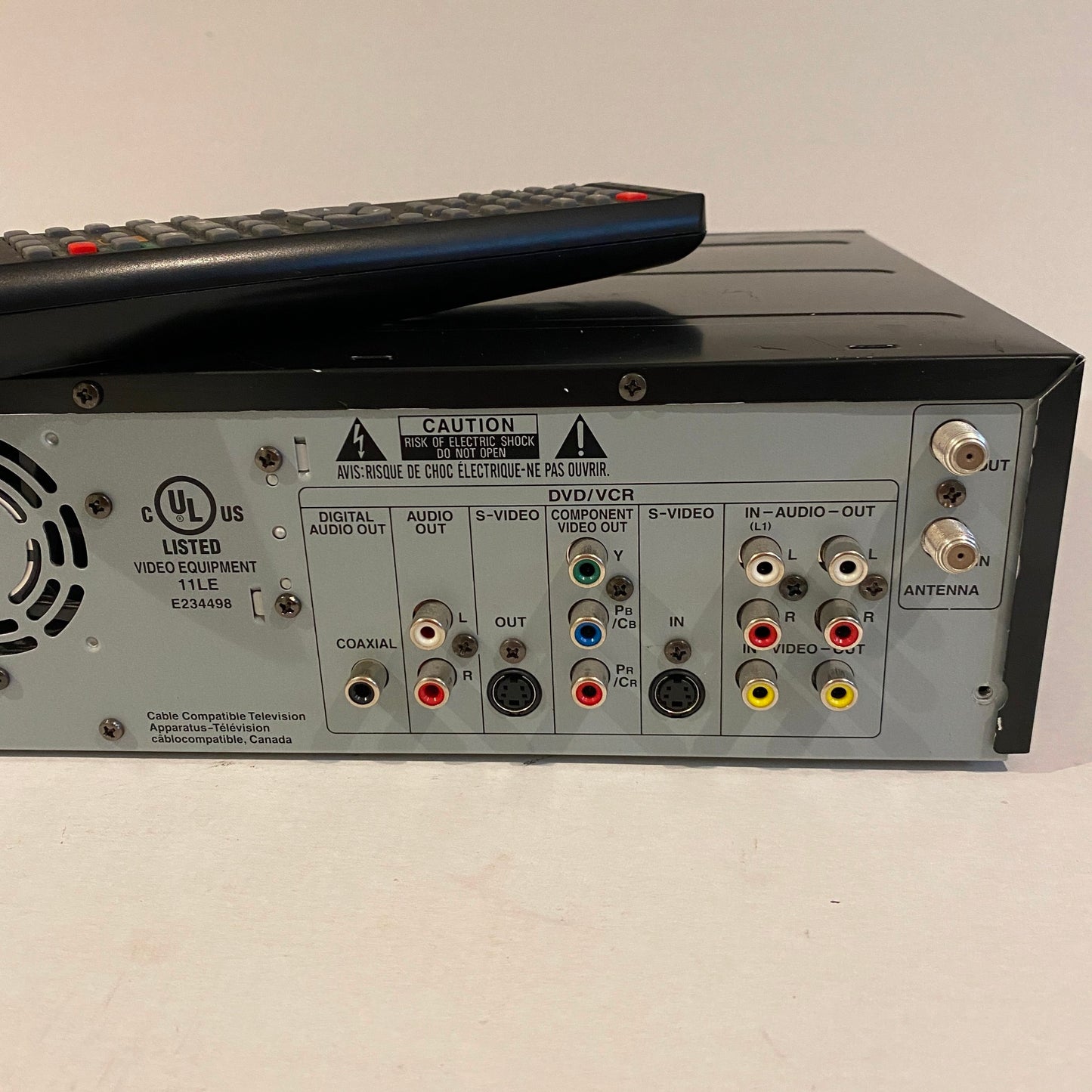 Toshiba Hi-Fi VCR & DVD Recorder with Remote - D-VR7