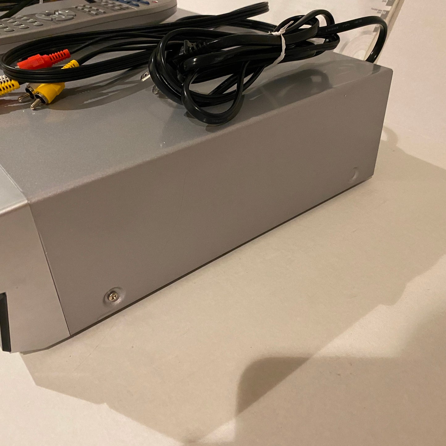 Toshiba Analog DVD Video Player and VHS Recorder - SD-V280A