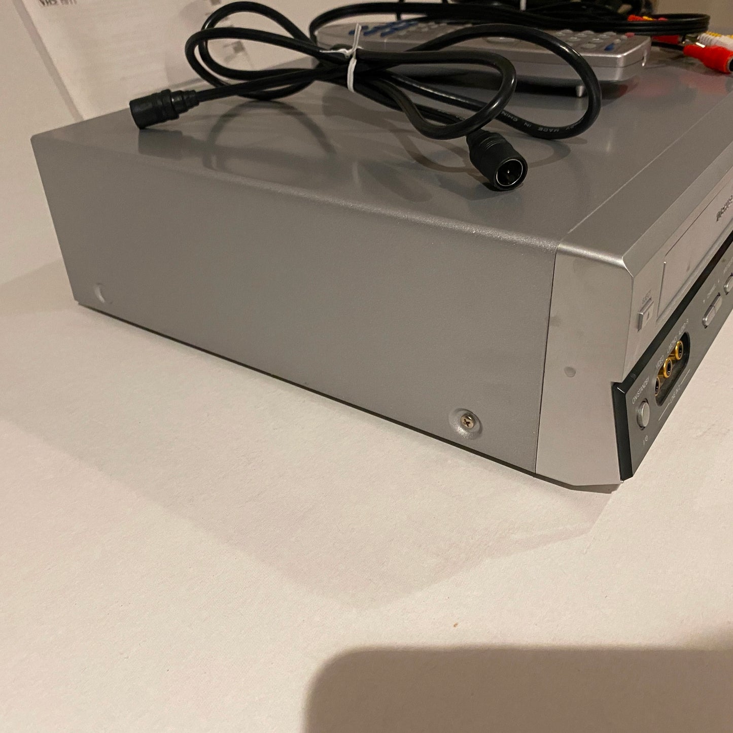 Toshiba Analog DVD Video Player and VHS Recorder - SD-V280A