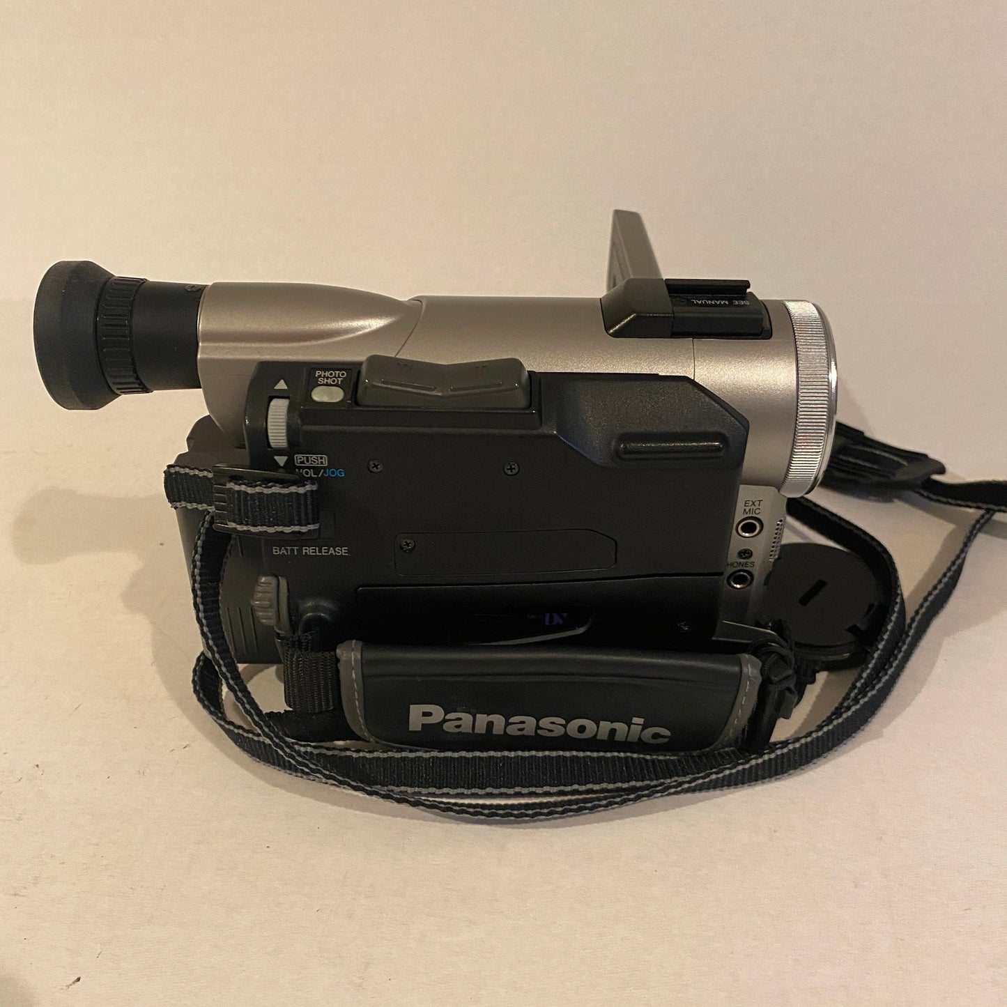 Panasonic PalmSight Mini DV Camcorder - PV-DV900