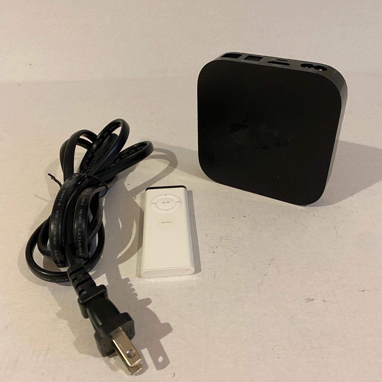 Apple TV (2nd Generation) with remote - A1378