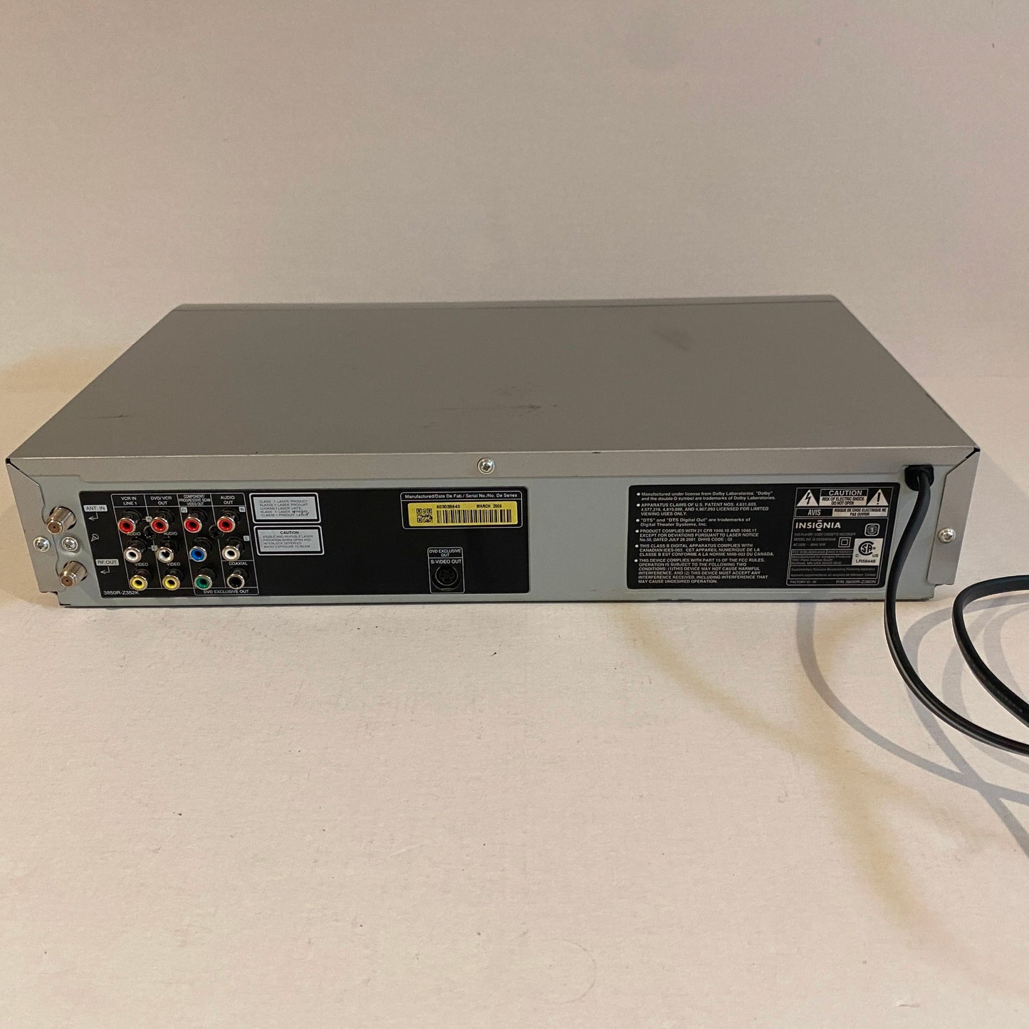 Insignia VHS DVD Combo Player - 3850R-Z352K