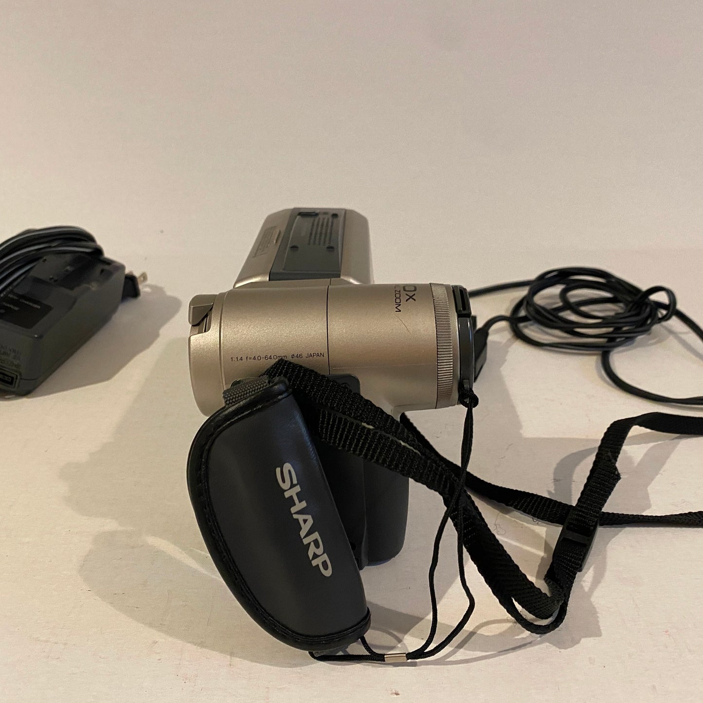 Sharp ViewCam LCD 8mm Analog Camcorder - VL-E760U
