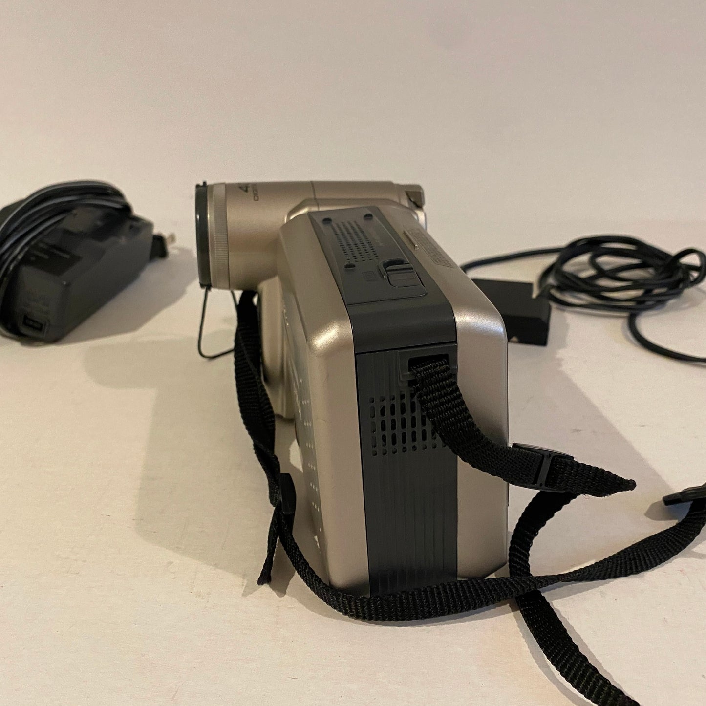Sharp ViewCam LCD 8mm Analog Camcorder - VL-E760U