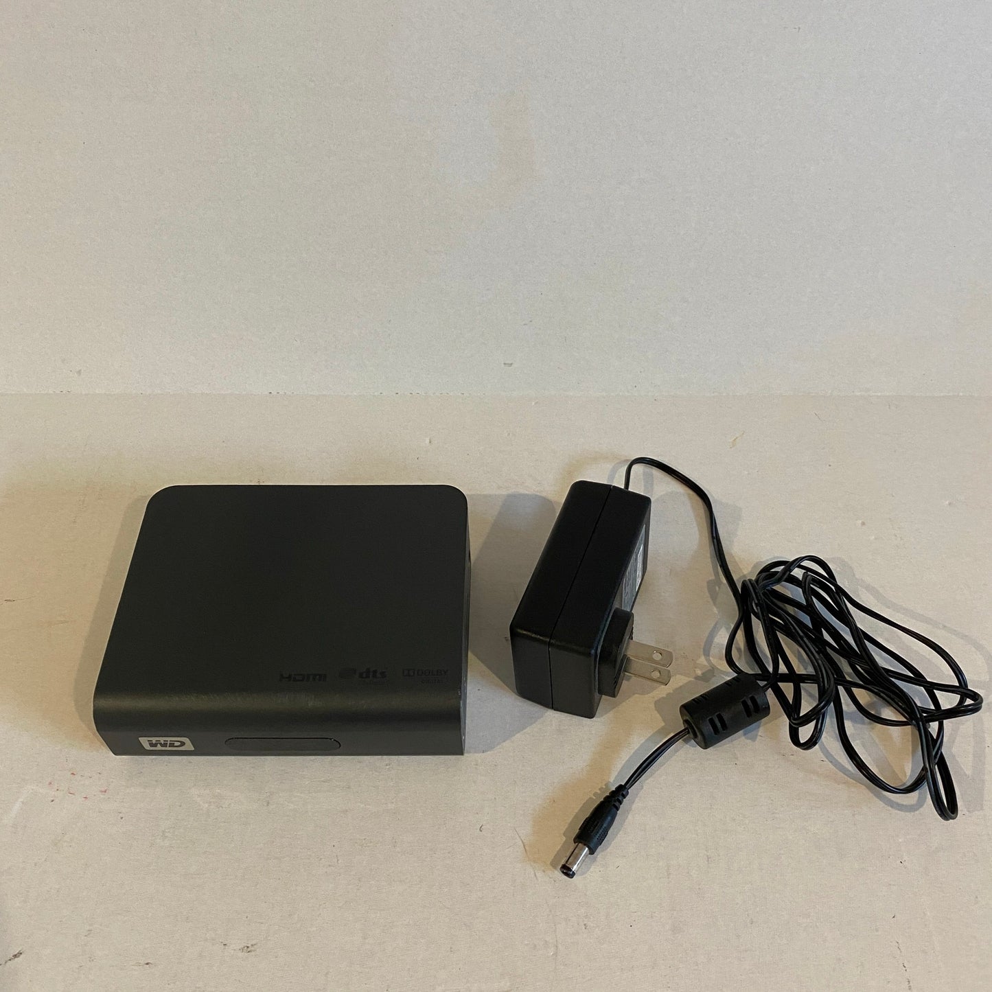 WD TV Live Plus HD Media Player Streamer with Power Adapter - WDBAAN0000NBK-00