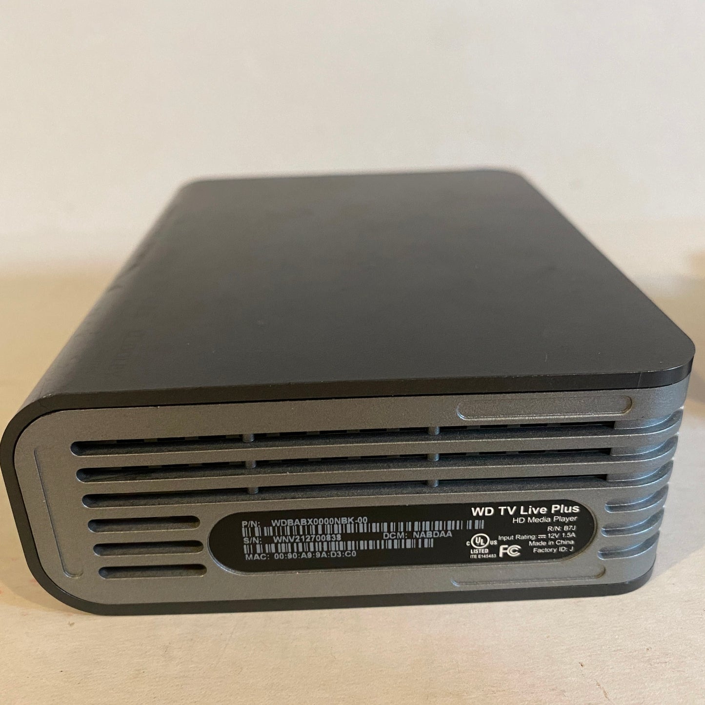 WD TV Live Plus HD Media Player Streamer with Power Adapter - WDBAAN0000NBK-00