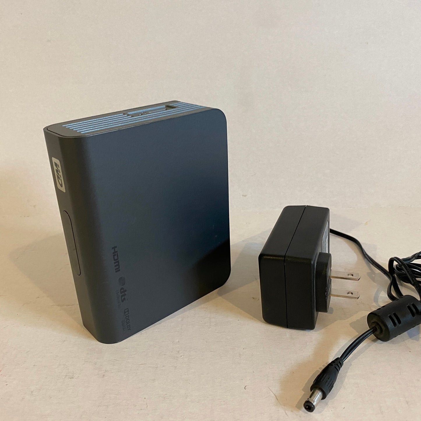 WD TV Live Plus HD Media Player Streamer with Power Adapter - WDBAAN0000NBK-00