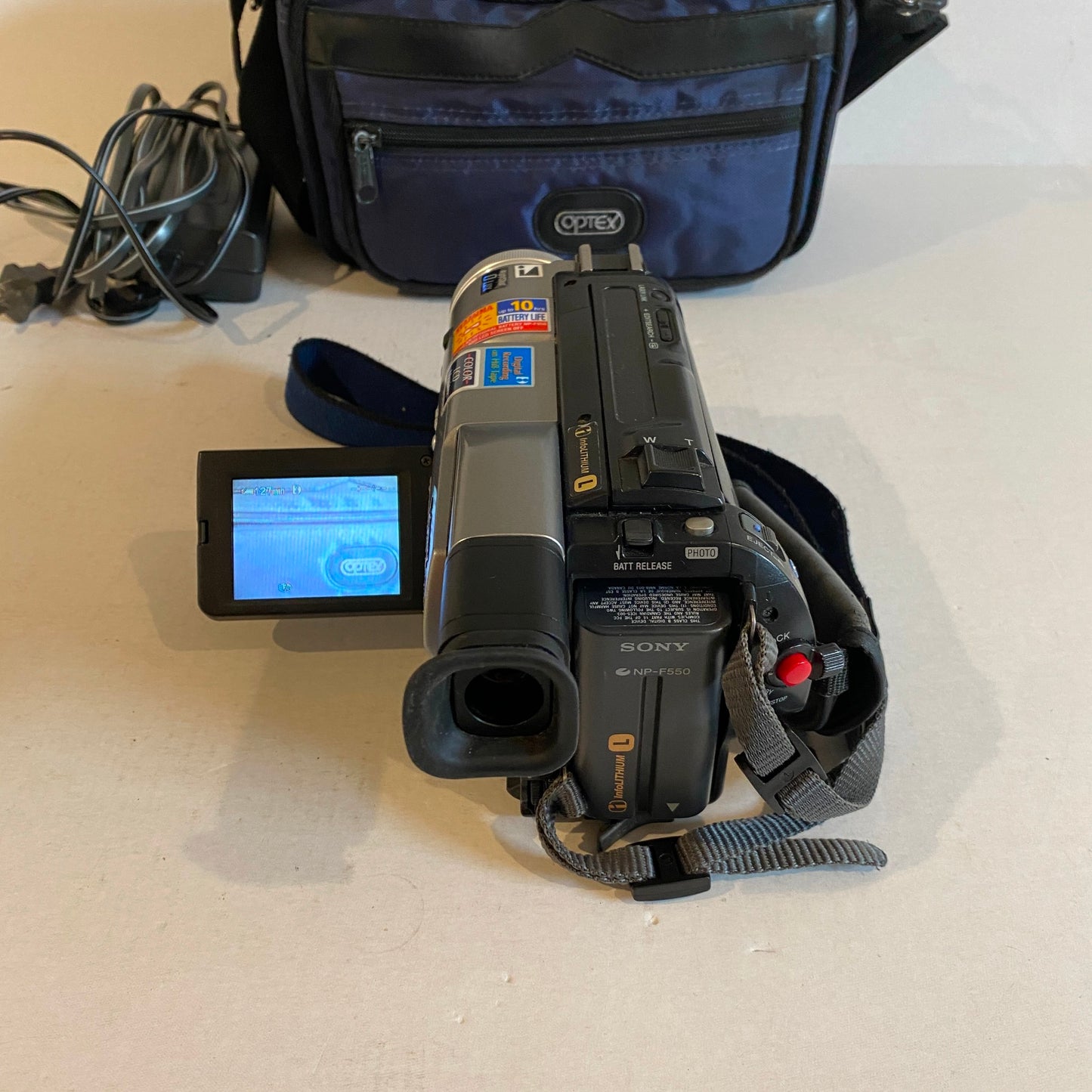 Sony Digital 8 Handycam - DCR TVR-110