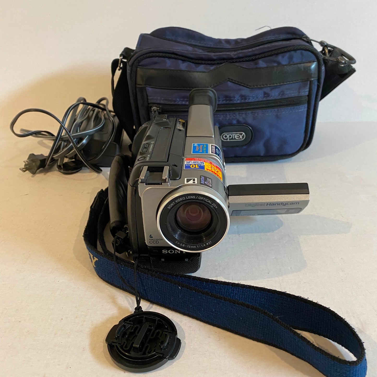 Sony Digital 8 Handycam - DCR TVR-110