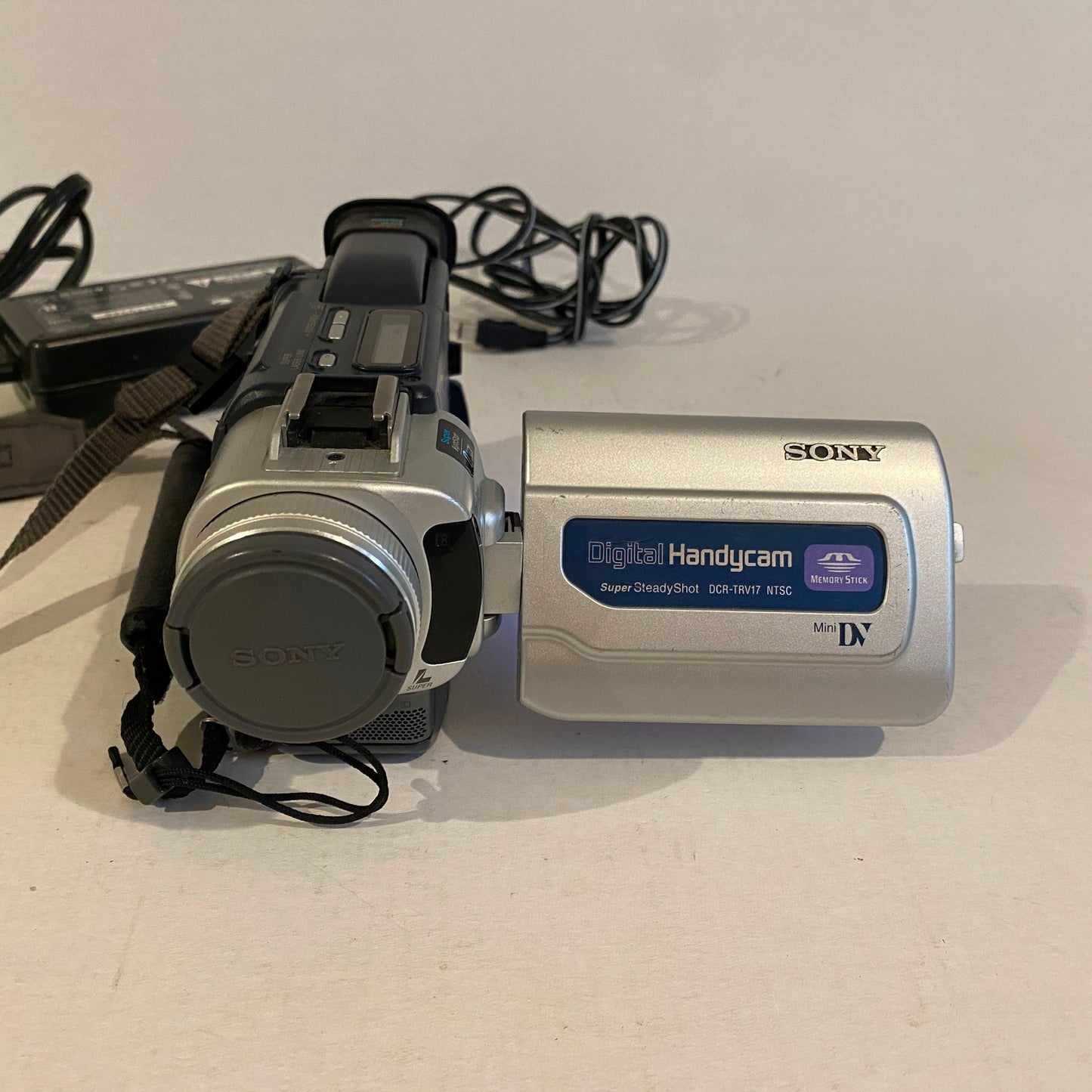 Sony MiniDV Digital Handycam - DCR-TRV17
