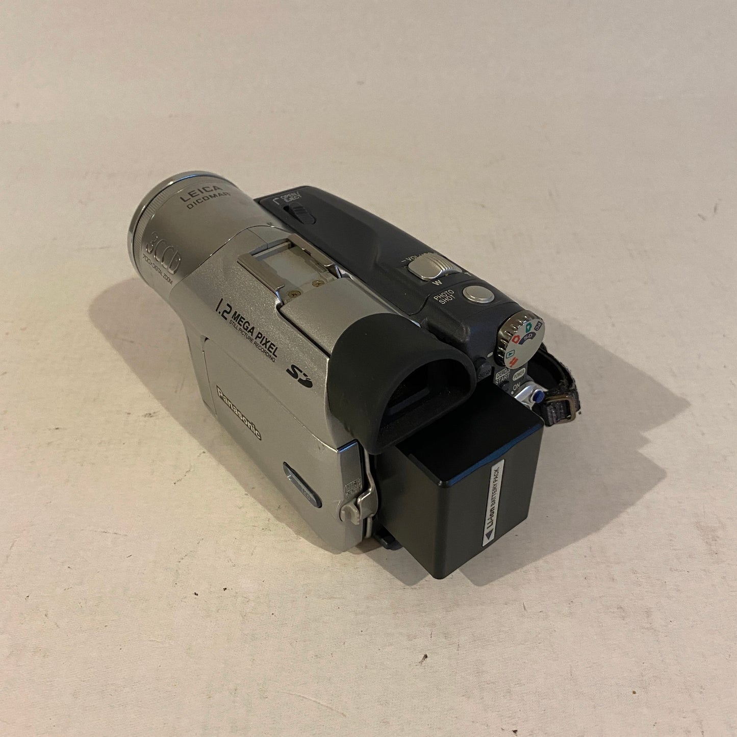 Panasonic Mini DV Camcorder - PV-GS120