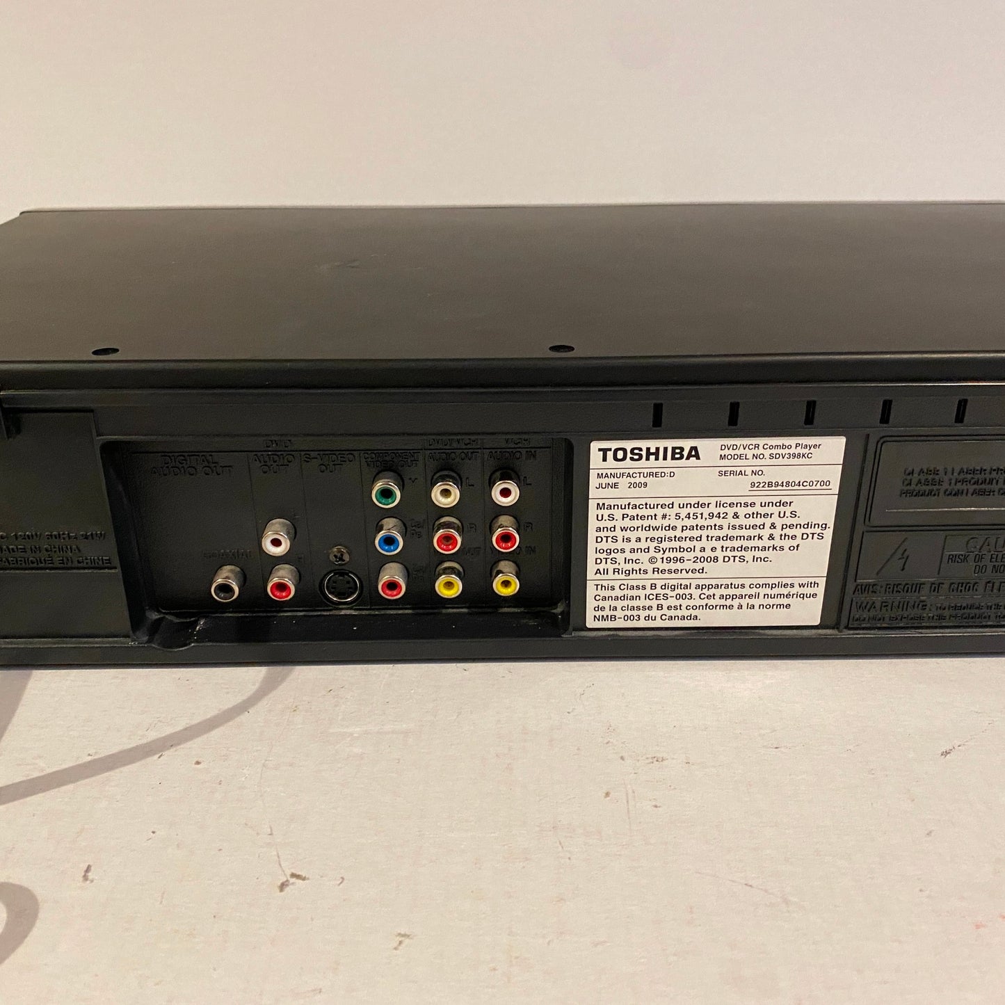 Toshiba VCR DVD Combo Player - SD-V398
