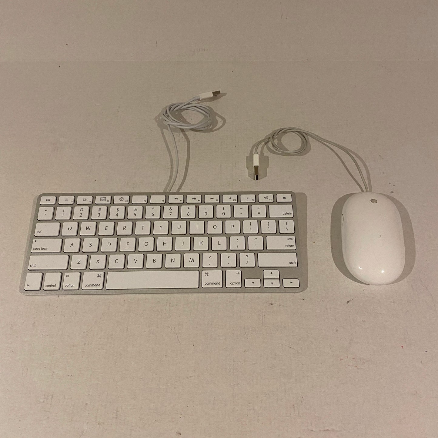 Apple Wired USB Keyboard and Wired USB Mighty Mouse - A1242 A1152