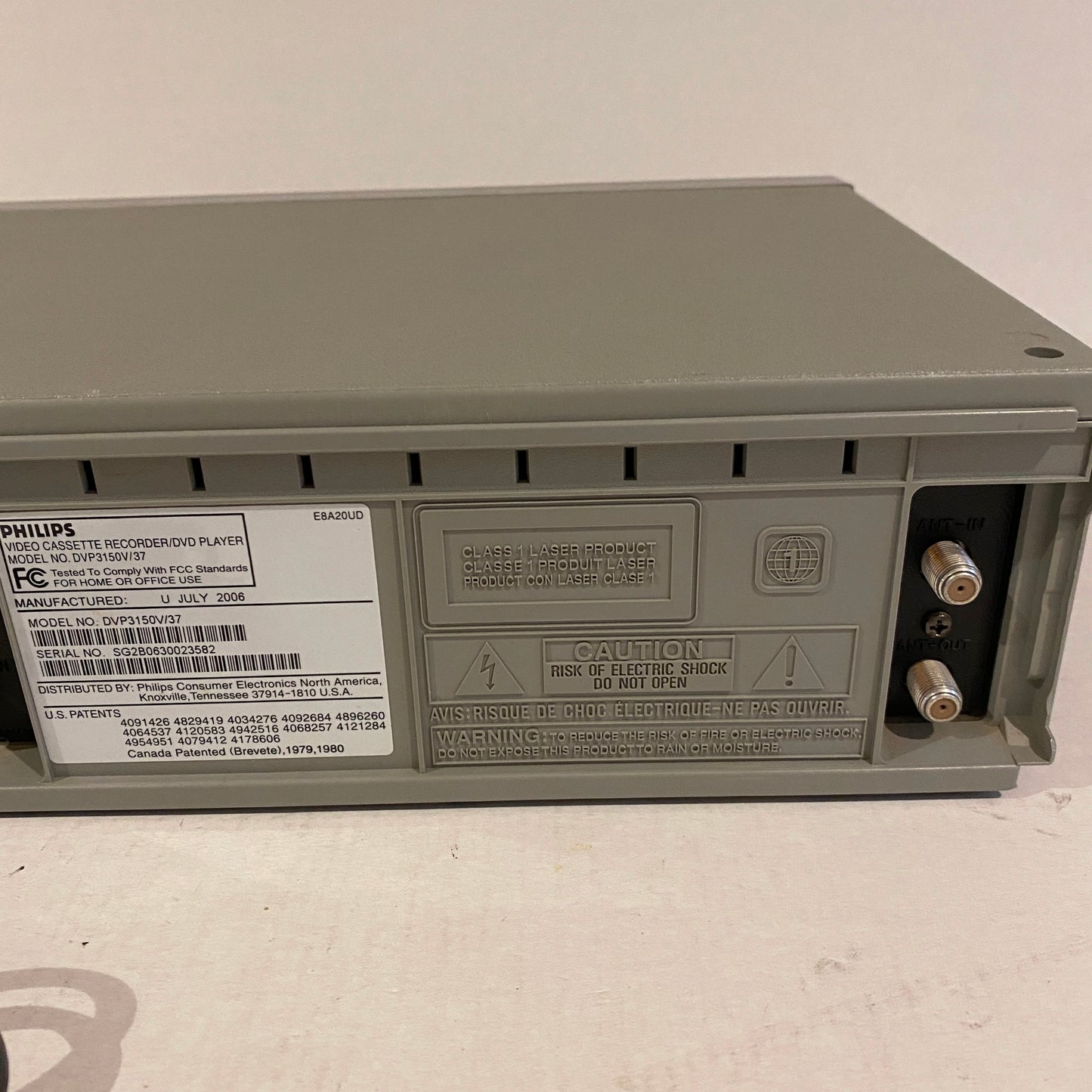 Phillips VHS DVD Combo Player - DVP3150V