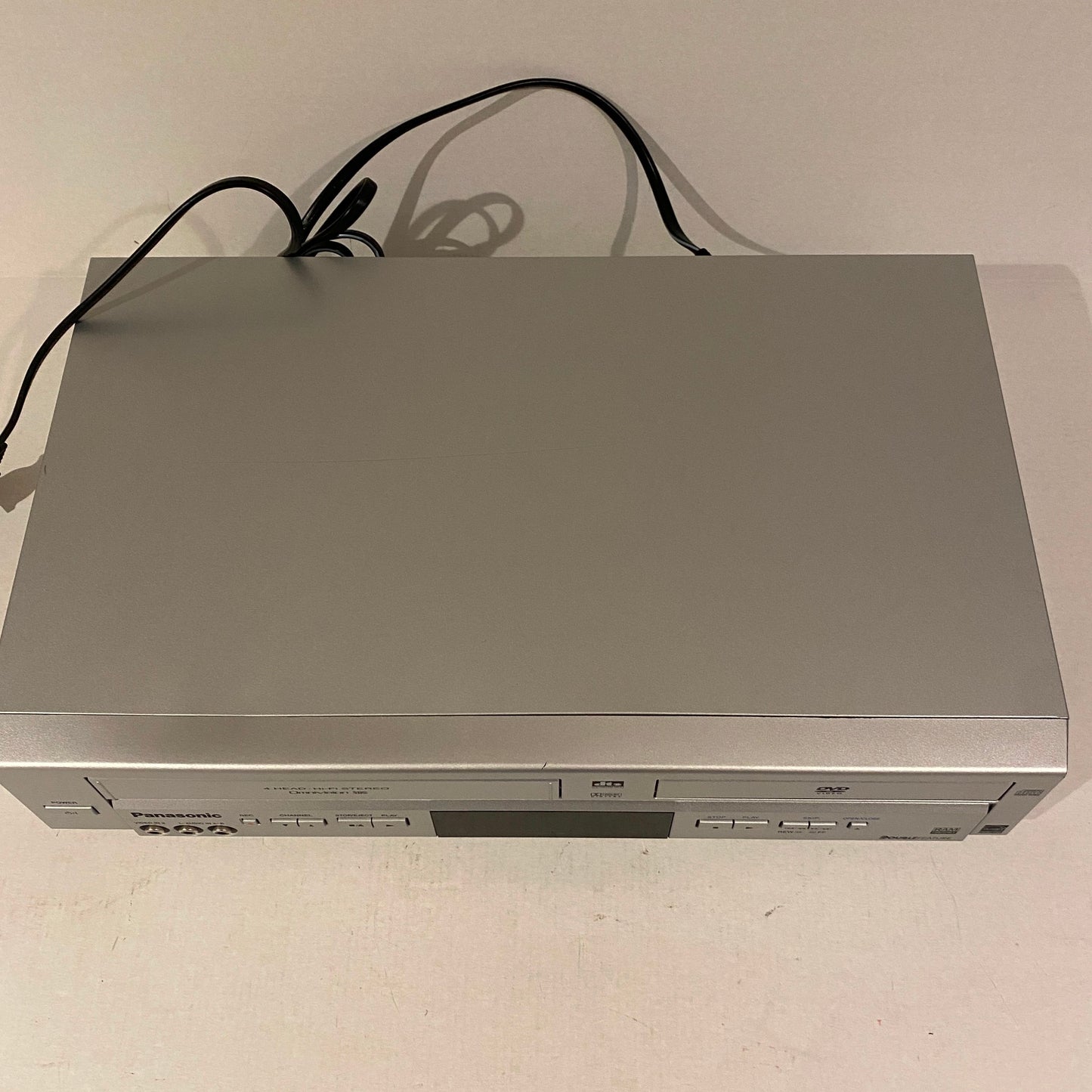 Panasonic VCR / DVD Combo Player - No remote - PV-D4734S-K