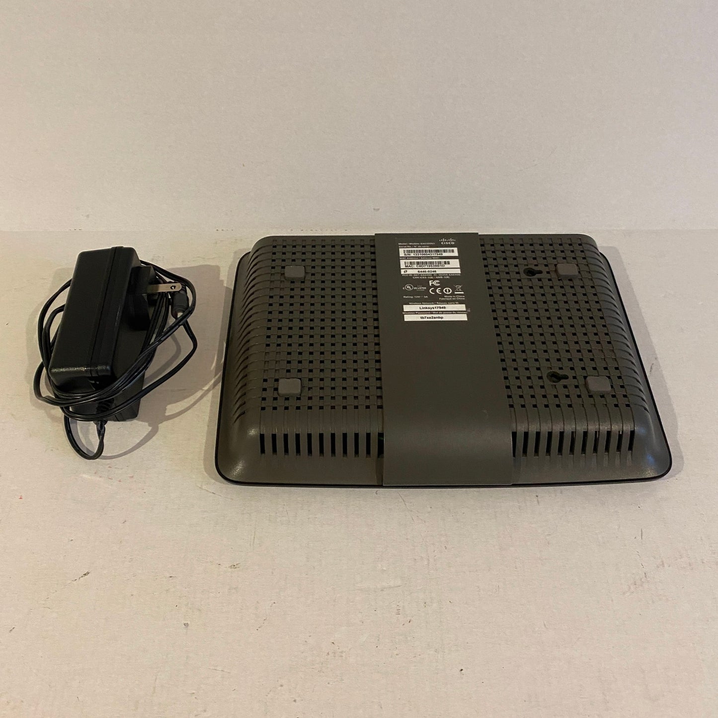 Cisco Linksys Wireless Router and Four Port Switch - EA6300V1