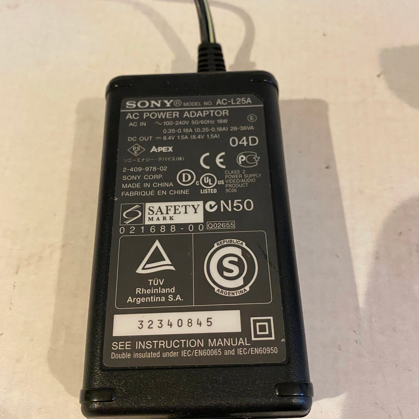 Sony Digital Handycam MiniDV Camcorder - HDR-HC21