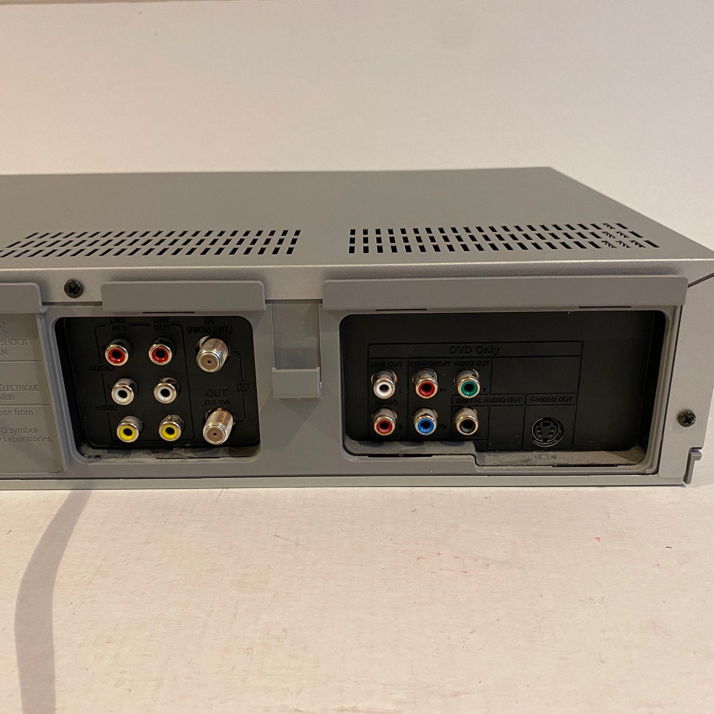 Sony VHS DVD Analog Combo Player with Remote - SLV-D370P