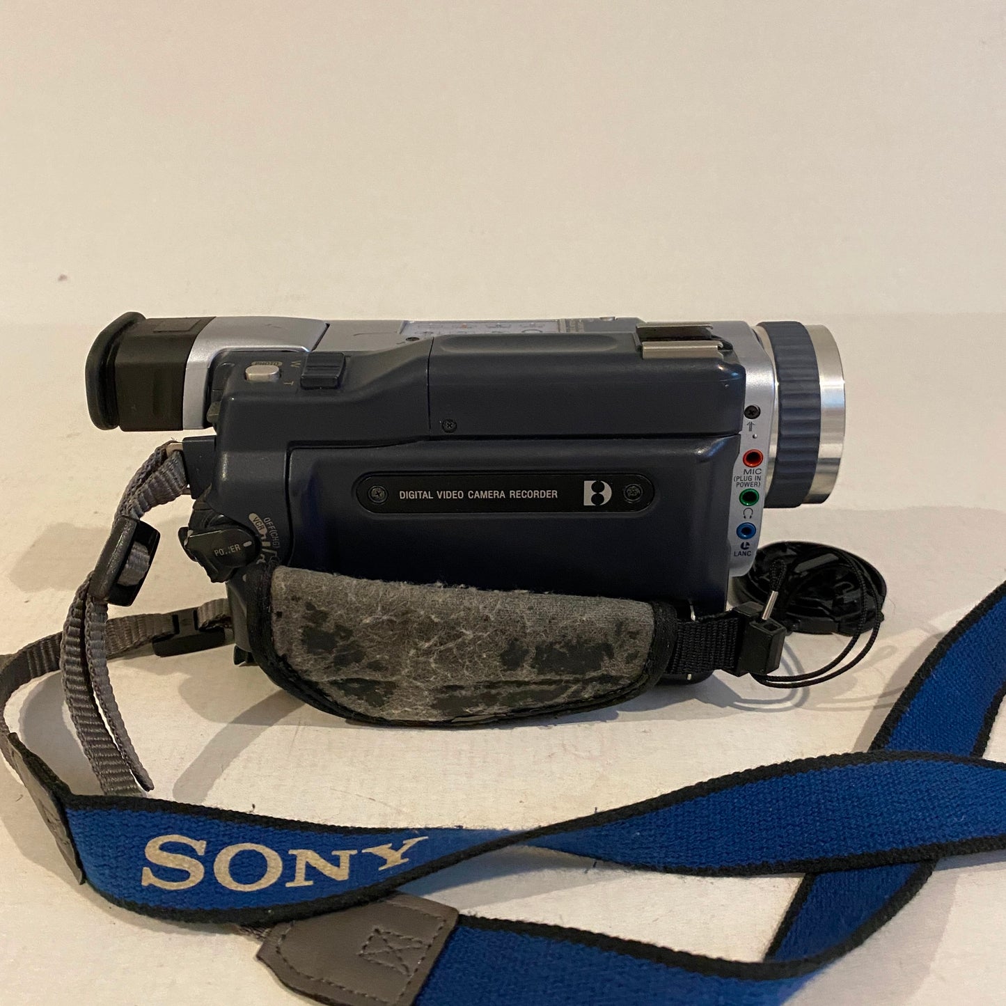 Sony NTSC Digital8 Handycam Camcorder - DCR-TRV340