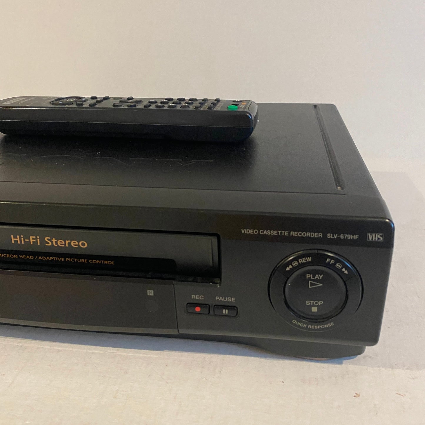 Sony VHS VCR with Remote - SLV679HF