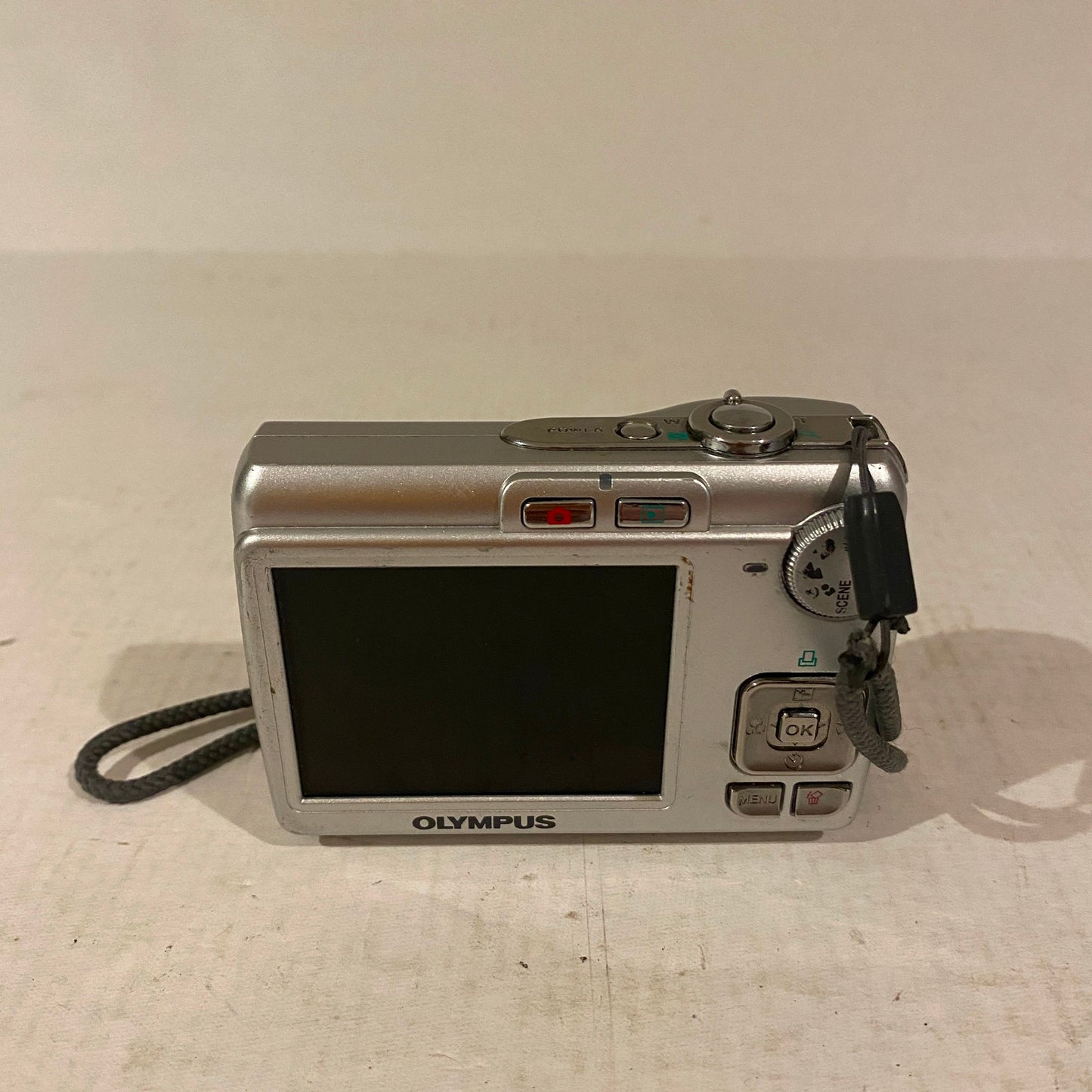 Olympus 7.1 Mega Pixel Digital Camera - FE210