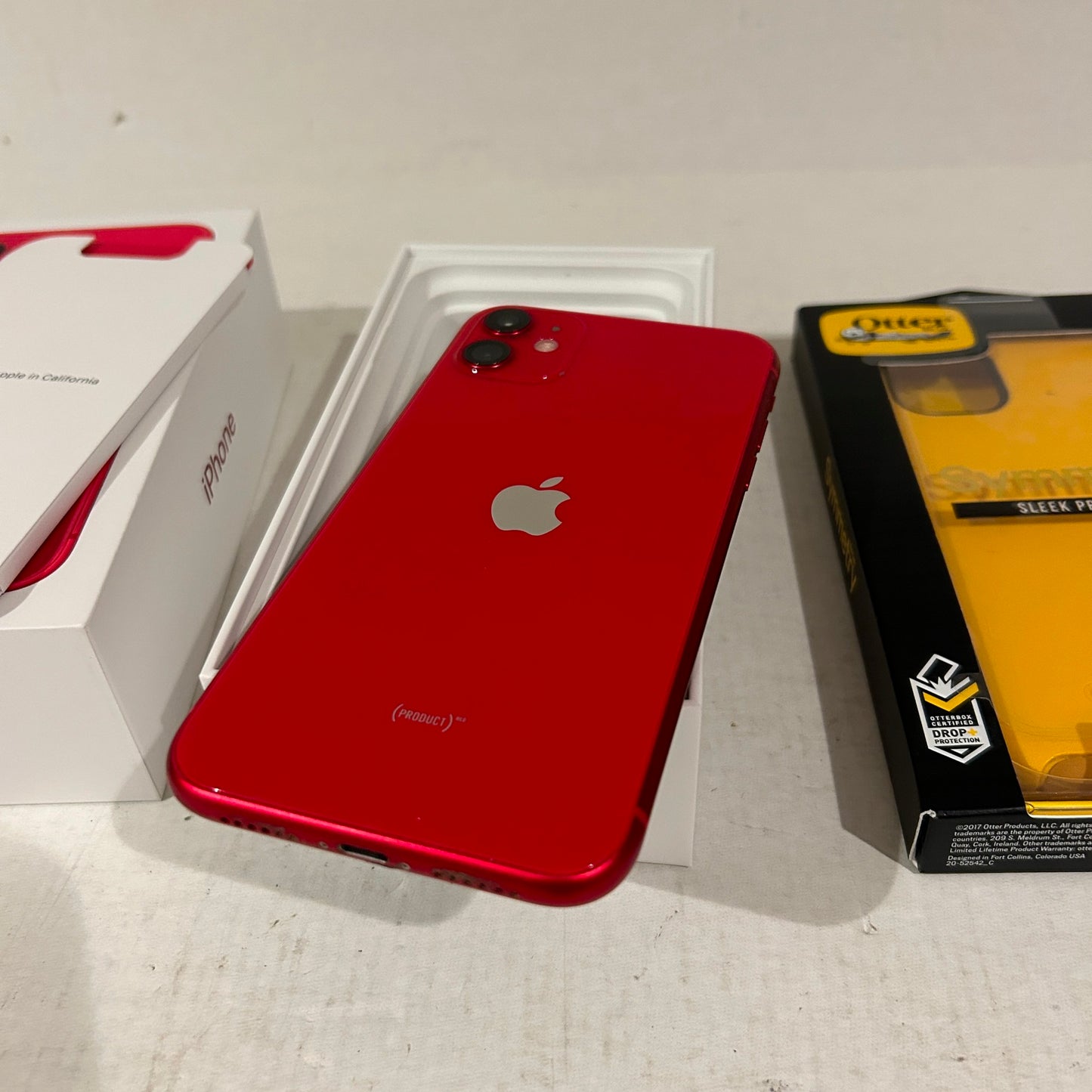 128 GB Product Red iPhone 11 Rogers