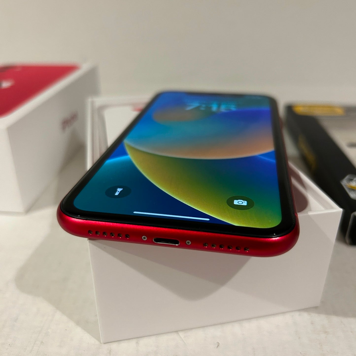 128 GB Product Red iPhone 11 Rogers