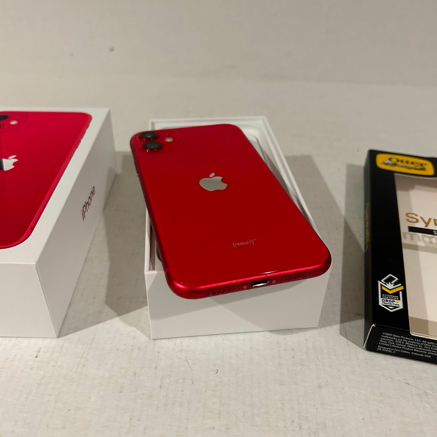 Product Red 128 GB iPhone 11 Rogers