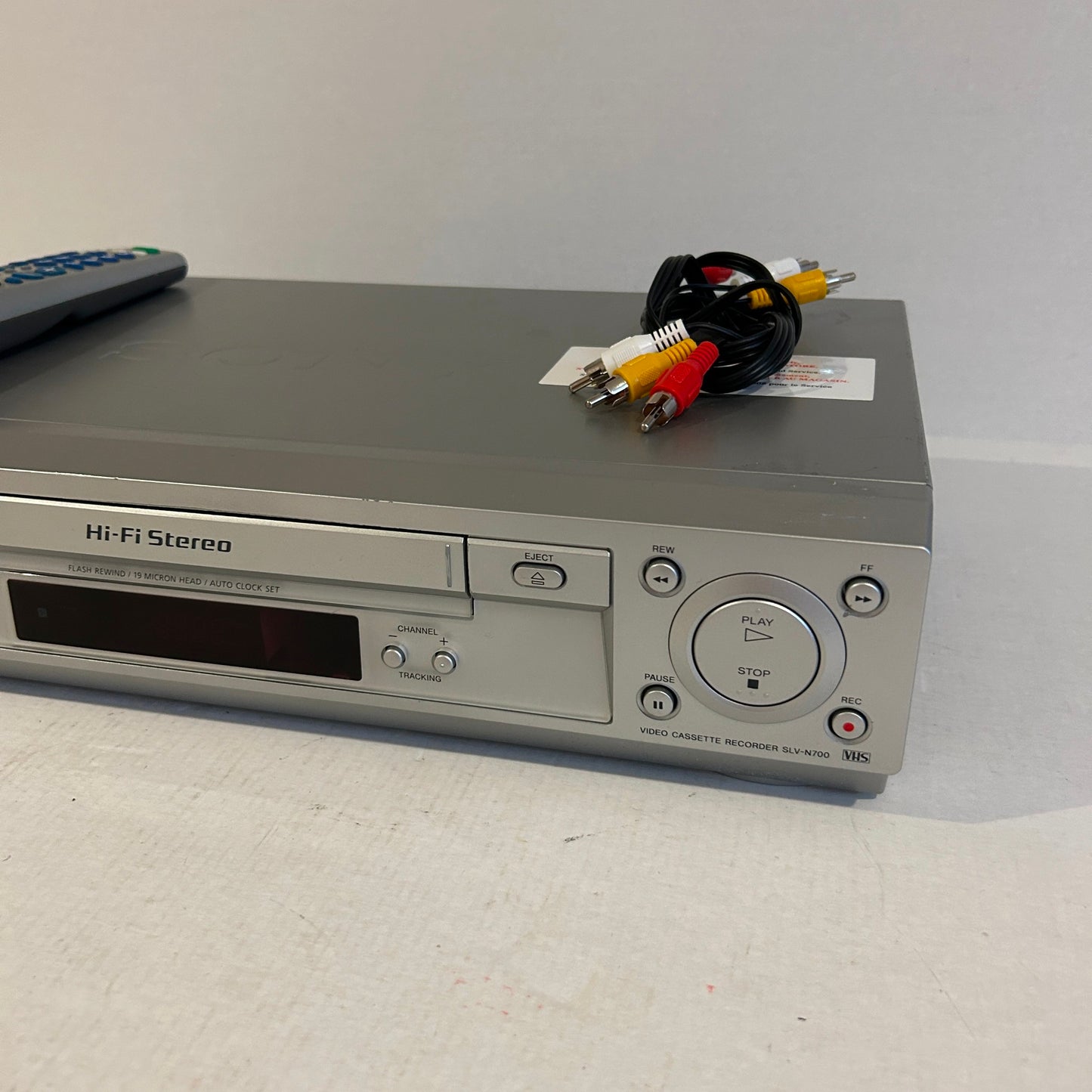 Sony VCR VHS Player & Recorder - SLV-N700