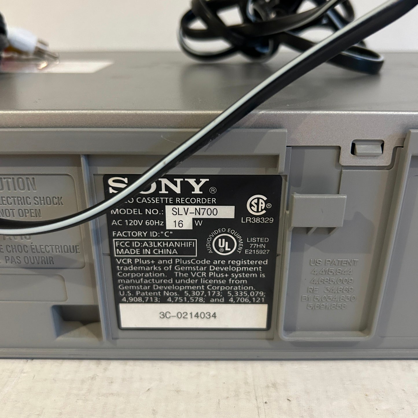Sony VCR VHS Player & Recorder - SLV-N700
