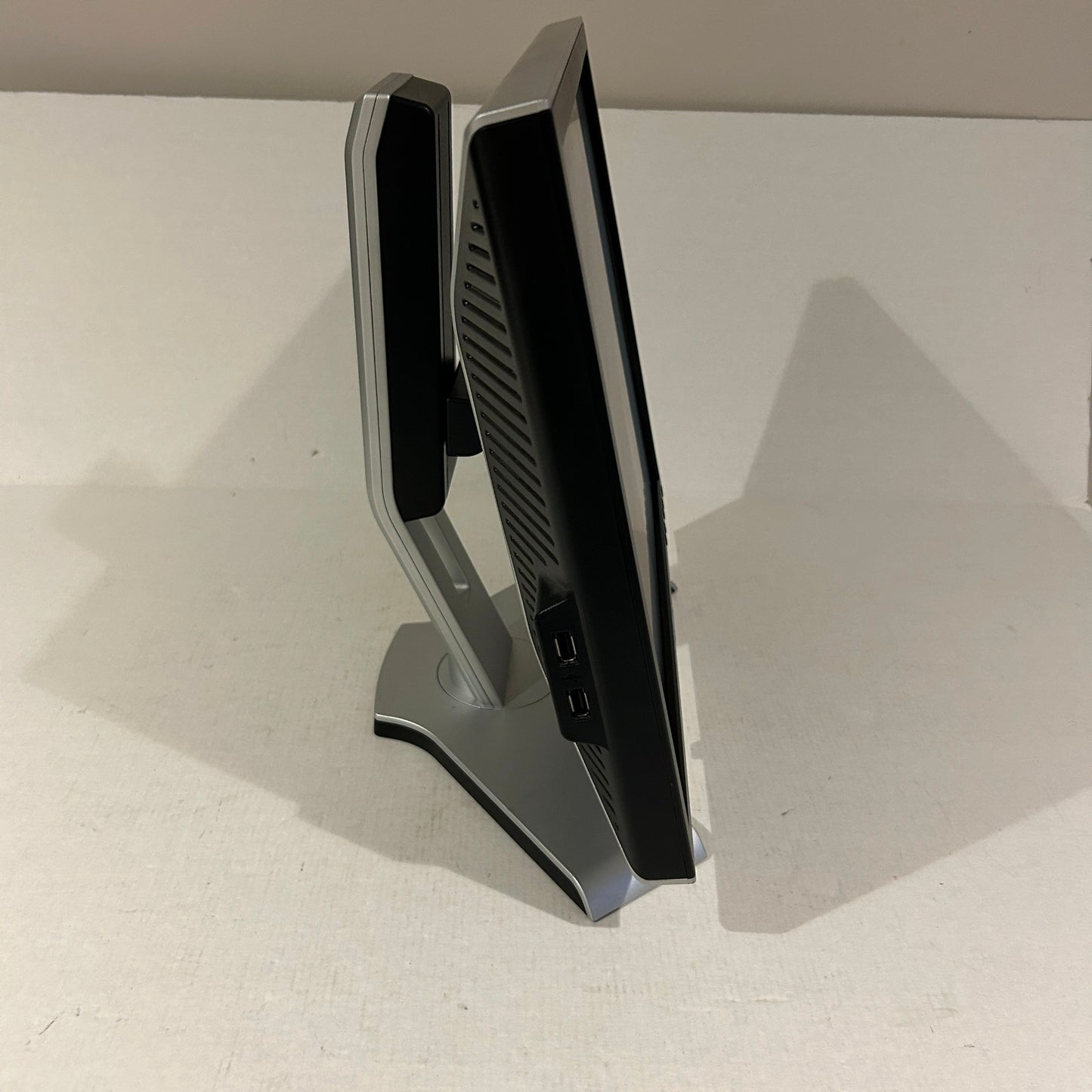 Vintage Dell 17" UltraSharp LCD Monitor - 1708FPt