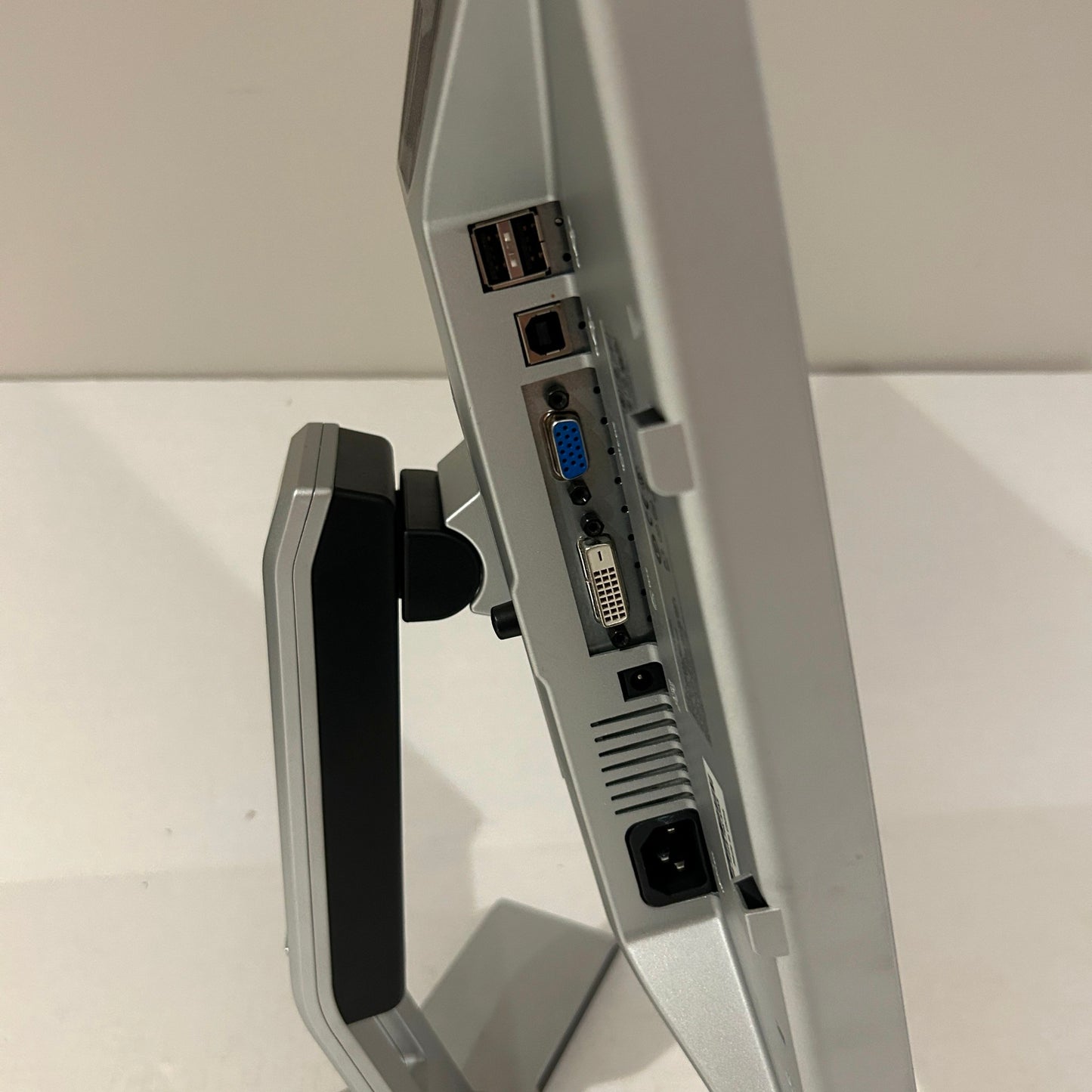 Vintage Dell 17" UltraSharp LCD Monitor - 1708FPt