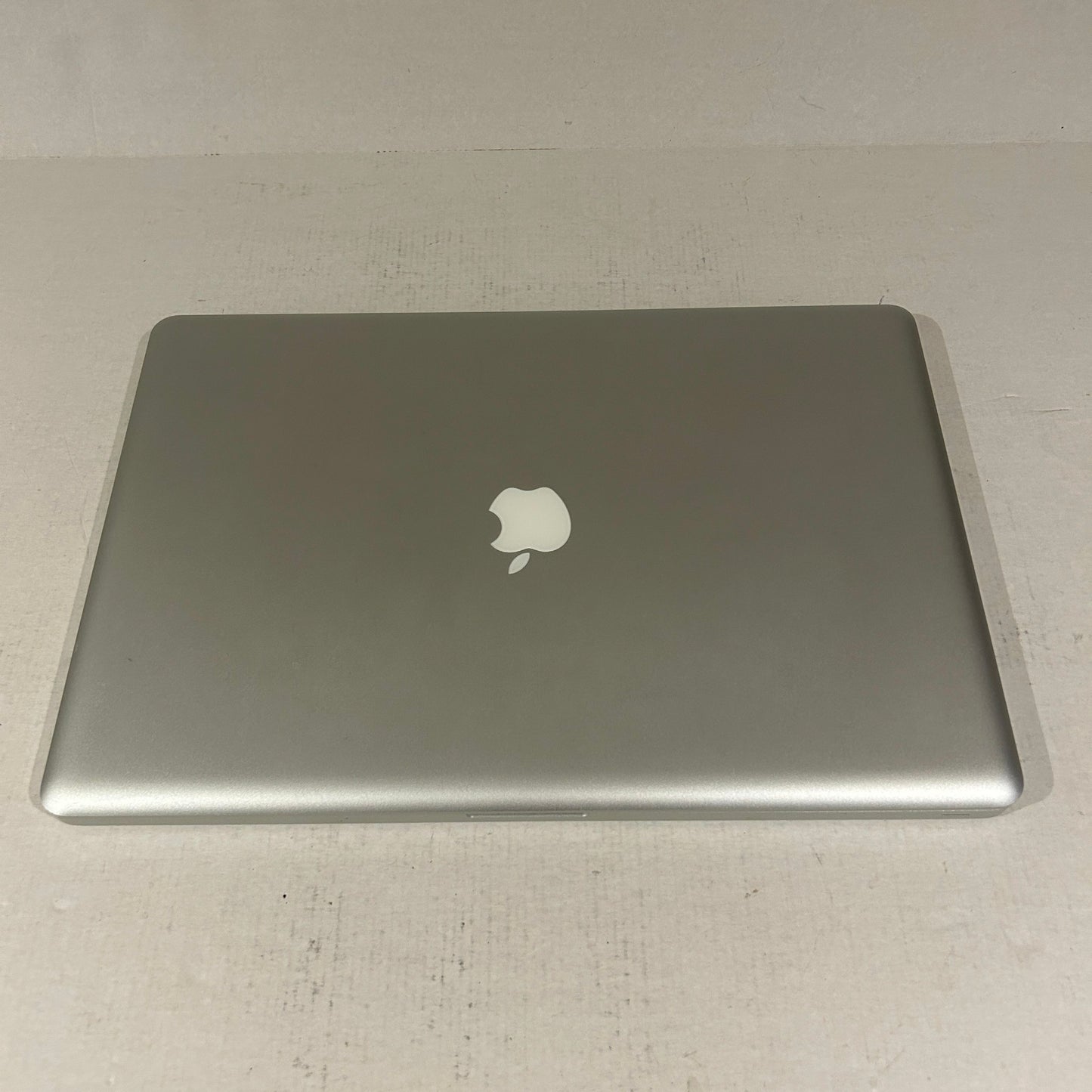 Mid 2010 17" Macbook Pro 2.53 Ghz Intel Core i5 4GB RAM 250 GB SSD