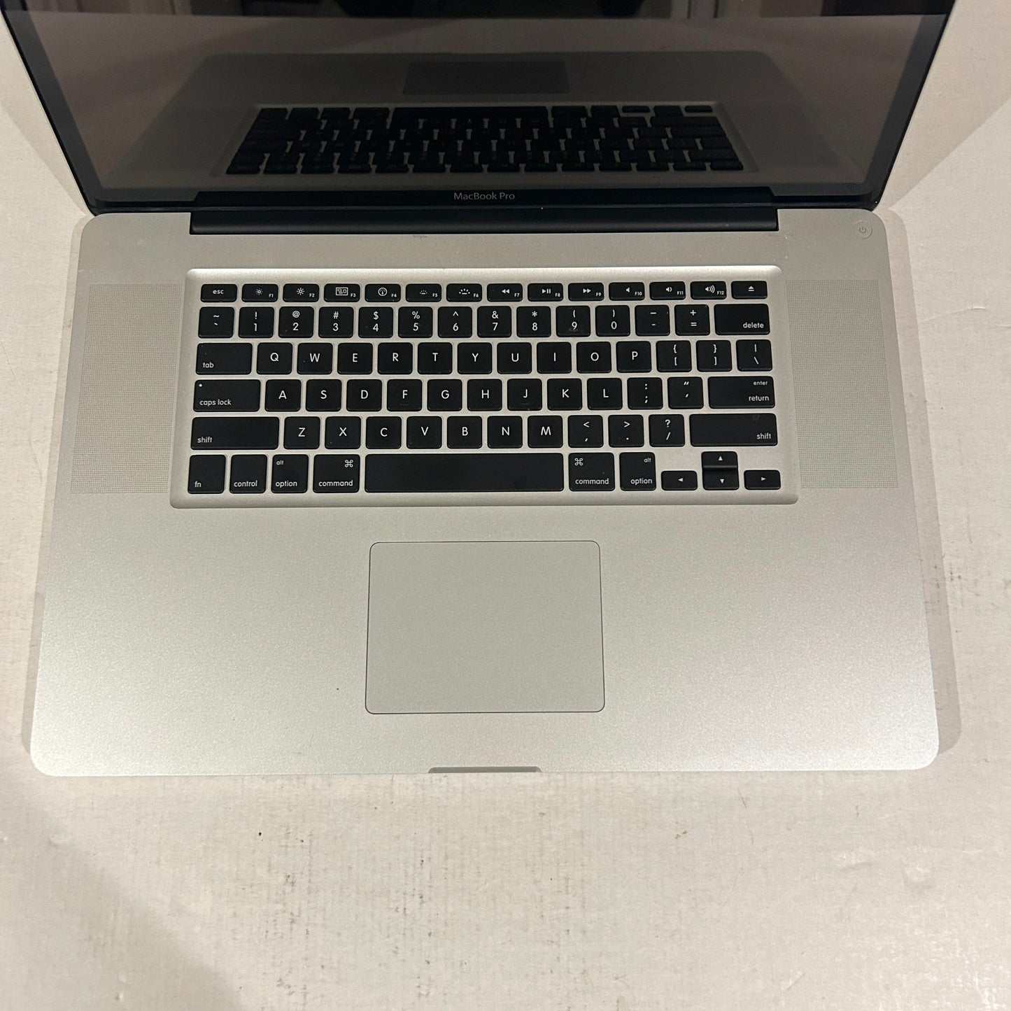 Mid 2010 17" Macbook Pro 2.53 Ghz Intel Core i5 4GB RAM 250 GB SSD