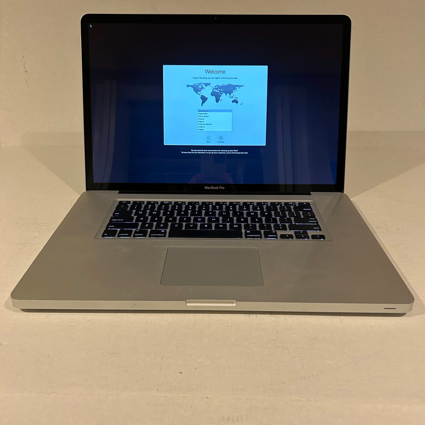 Mid 2010 17" Macbook Pro 2.53 Ghz Intel Core i5 4GB RAM 250 GB SSD