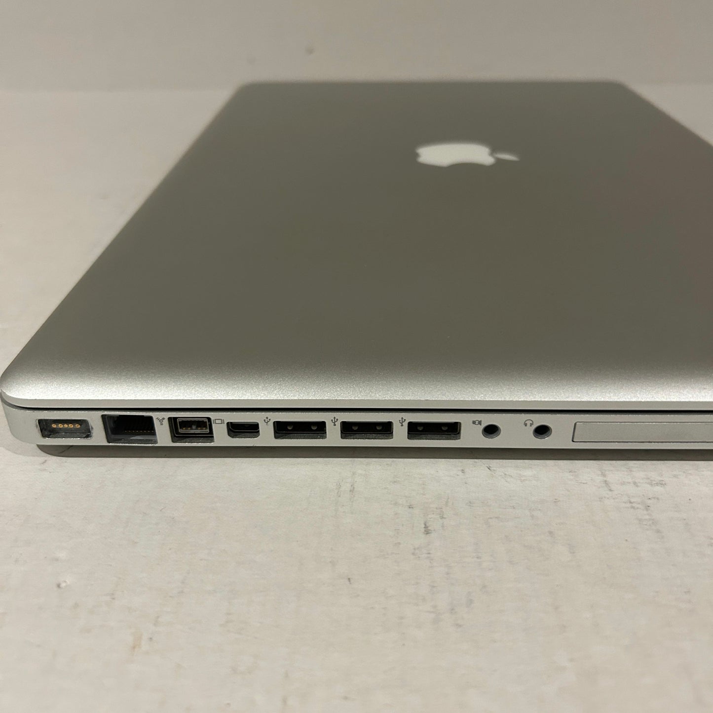 Mid 2010 17" Macbook Pro 2.53 Ghz Intel Core i5 4GB RAM 250 GB SSD
