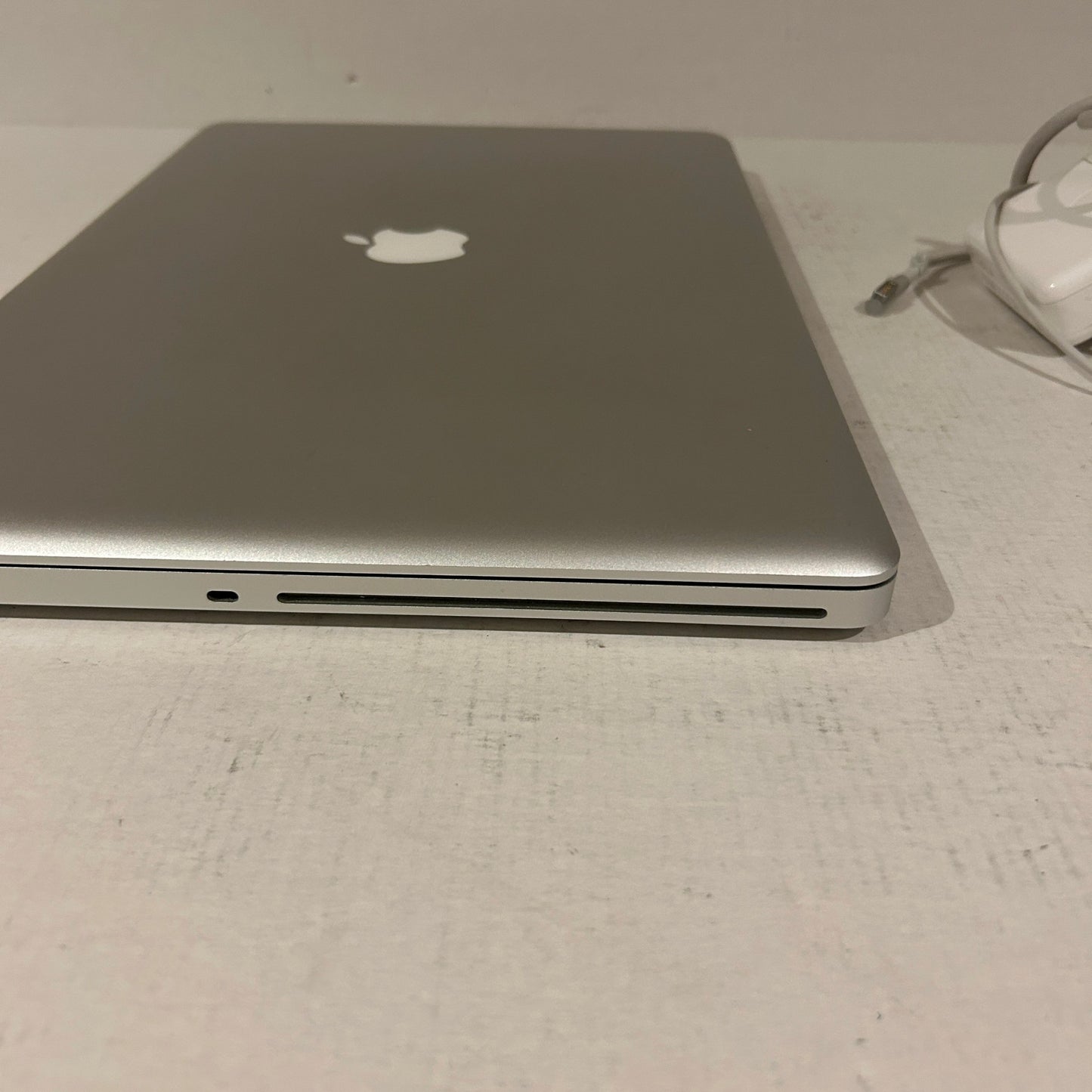 Mid 2010 17" Macbook Pro 2.53 Ghz Intel Core i5 4GB RAM 250 GB SSD