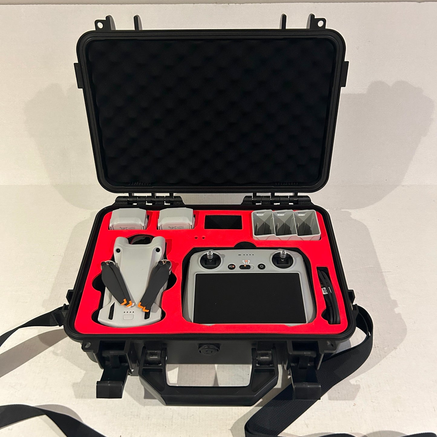 DJI Mini 3 Pro Drone (DJI RC) + Hard Case - 12 Mins Flight Time