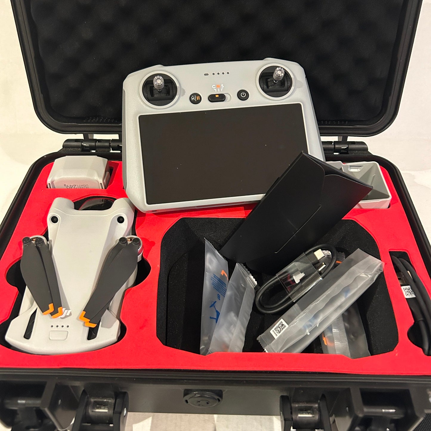 DJI Mini 3 Pro Drone (DJI RC) + Hard Case - 12 Mins Flight Time