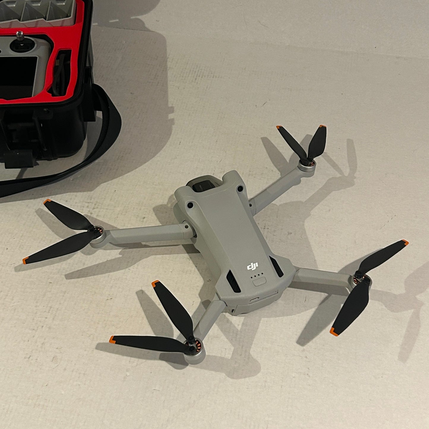 DJI Mini 3 Pro Drone (DJI RC) + Hard Case - 12 Mins Flight Time